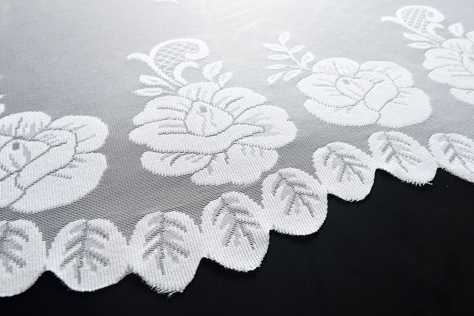 Bogenstore Gardine Jacquard , Blumenmuster Weiß Kräuselband Universalband Faltenband Store 13140 Gardinenstore Bogenstore_Gardine_Jacquard_Blumenmuster_Weiss_Krauselband_Universalband_Faltenband_Store_13140_-_Gardinenbox.de_-_-3678697 | Gardinenbox.de