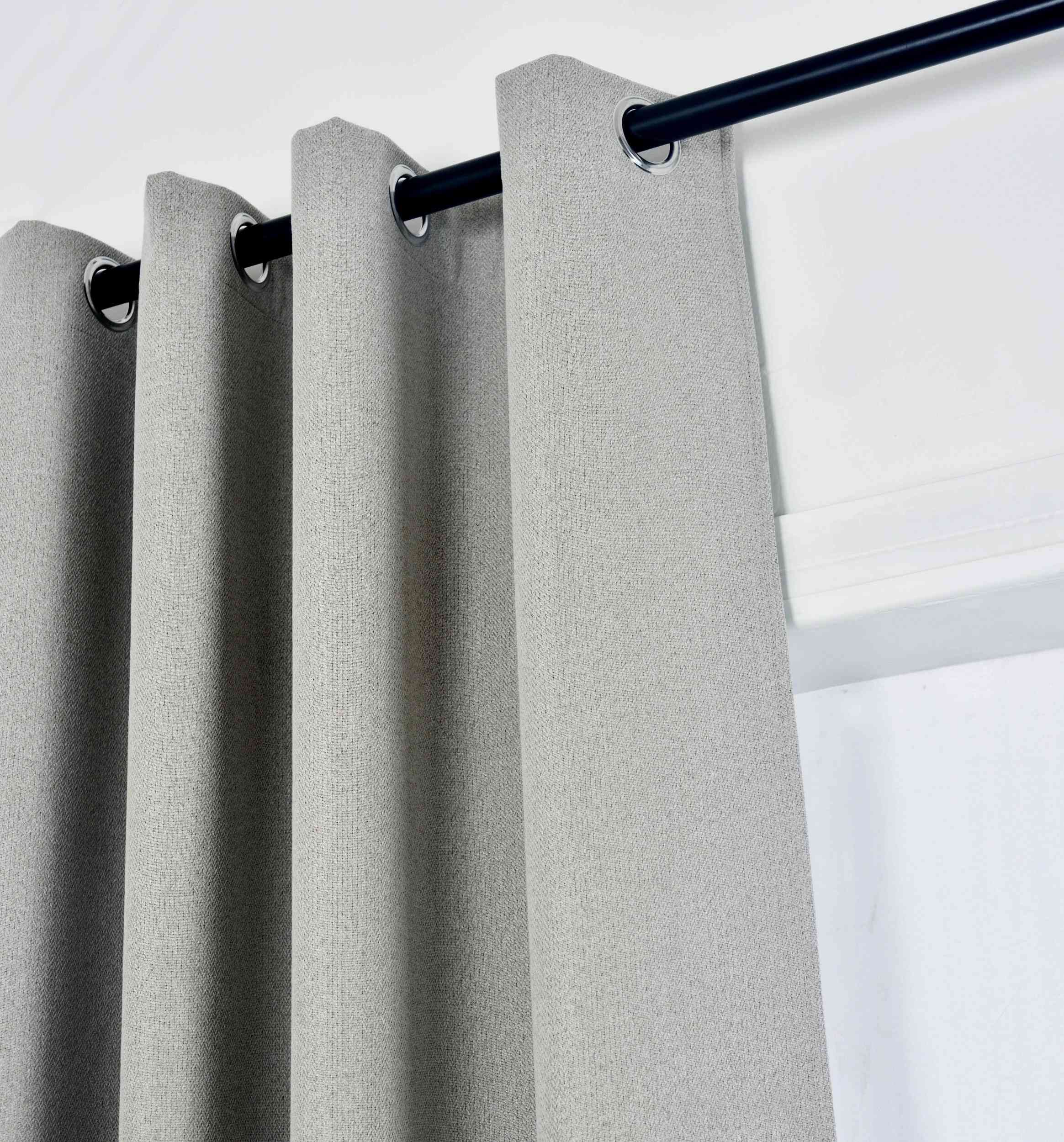 2er Set Verdunkelungsvorhänge Ösen Raffhalter 100% Verdunkelung Blackout »München Dark« Dreischichtige Bindung Fischgrätmuster 202410-2 Vorhang DSC_4300_3d3ea6f7-5f29-4008-8610-97da3db5d804 | Gardinenbox.de