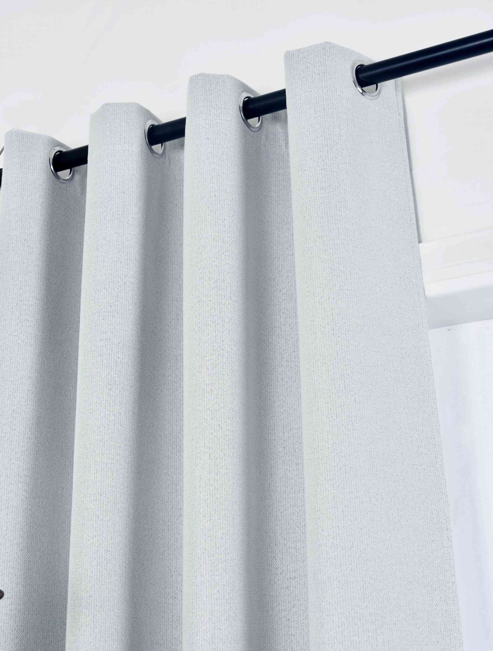 Verdunkelungsvorhang Ösen Raffhalter 100% Verdunkelung Blackout »München Dark« Dreischichtige Bindung Fischgrätmuster 202410 Vorhang DSC_4310 | Gardinenbox.de