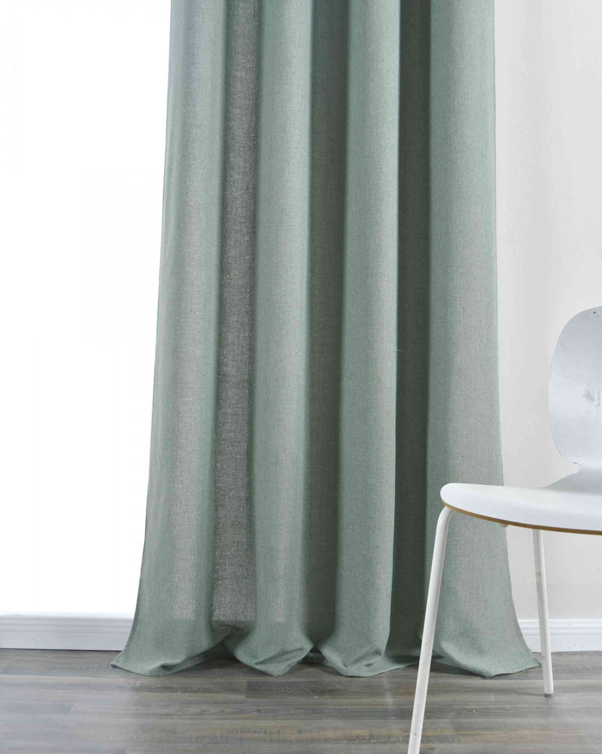 2er Set Vorhang Ösen »Essen« Cationic Raffhalter Leinenstruktur blickdicht lichtdurchlässig 210 g/m² 202430-2 Vorhang Set DSC_4796_557c3db9-6dc4-4ef1-9e90-df45d62c46f2 | Gardinenbox.de