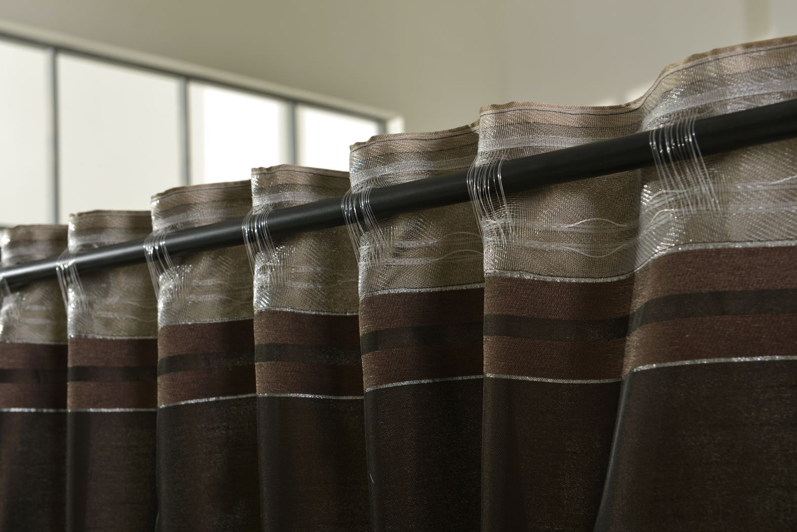 Deko Vorhang Schal Chenille Effekt Streifen verdeckte Schlaufen blickdicht lichtdurchlässig leicht glänzend (HxB) 204302 Vorhang Deko_Vorhang_Schal_Chenille_Effekt_Streifen_verdeckte_Schlaufen_blickdicht_lichtdurchlassig_leicht_glanzend_HxB_204302_-_Gardinenbox.de_-_-3678849 | Gardinenbox.de