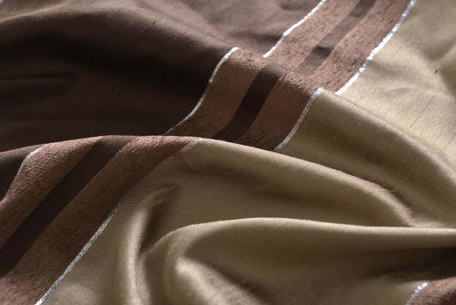 Deko Vorhang Schal Chenille Effekt Streifen verdeckte Schlaufen blickdicht lichtdurchlässig leicht glänzend (HxB) 204302 Vorhang Deko_Vorhang_Schal_Chenille_Effekt_Streifen_verdeckte_Schlaufen_blickdicht_lichtdurchlassig_leicht_glanzend_HxB_204302_-_Gardinenbox.de_-_-3678866 | Gardinenbox.de