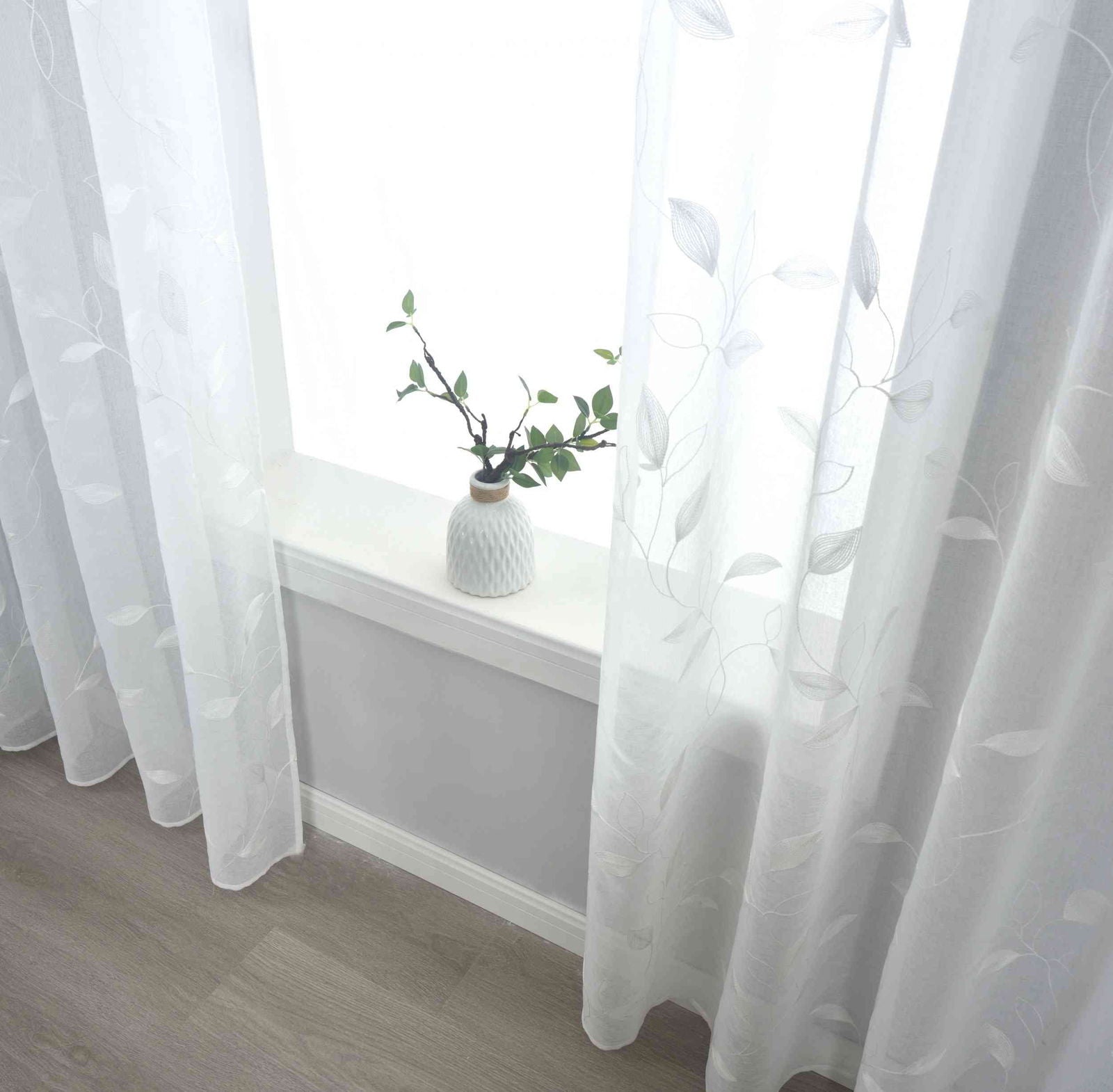 Gardine Leinenoptik Metallösen »BAMBERG« zarte Stickerei Blattmuster lichtdurchlässig pflegeleicht 2023495 Gardinenschal Gardine_Leinenoptik_Metallosen_BAMBERG_zarte_Stickerei_Blattmuster_lichtdurchlassig_pflegeleicht_2023495_-_Gardinenbox.de_-_-3681486 | Gardinenbox.de