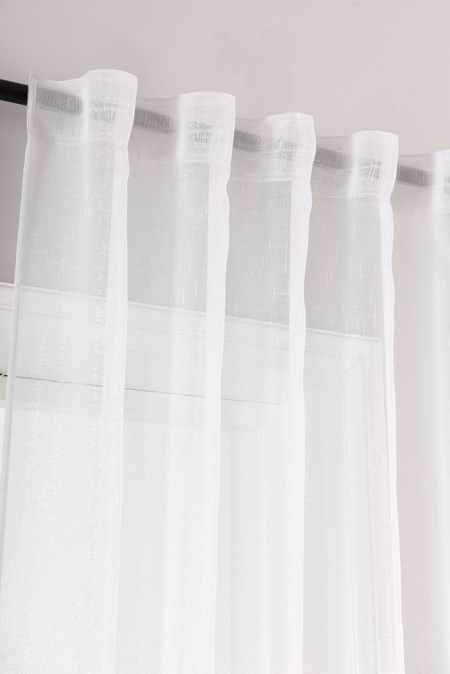 Gardine Vorhang Schal Transparent verdeckte Schlaufen Lurex Garn glänzend (Höhe x Breite cm) 204772 Vorhang Set Gardine_Vorhang_Schal_Transparent_verdeckte_Schlaufen_Lurex_Garn_glanzend_Hohe_x_Breite_cm_204772_-_Gardinenbox.de_-_-3683402 | Gardinenbox.de