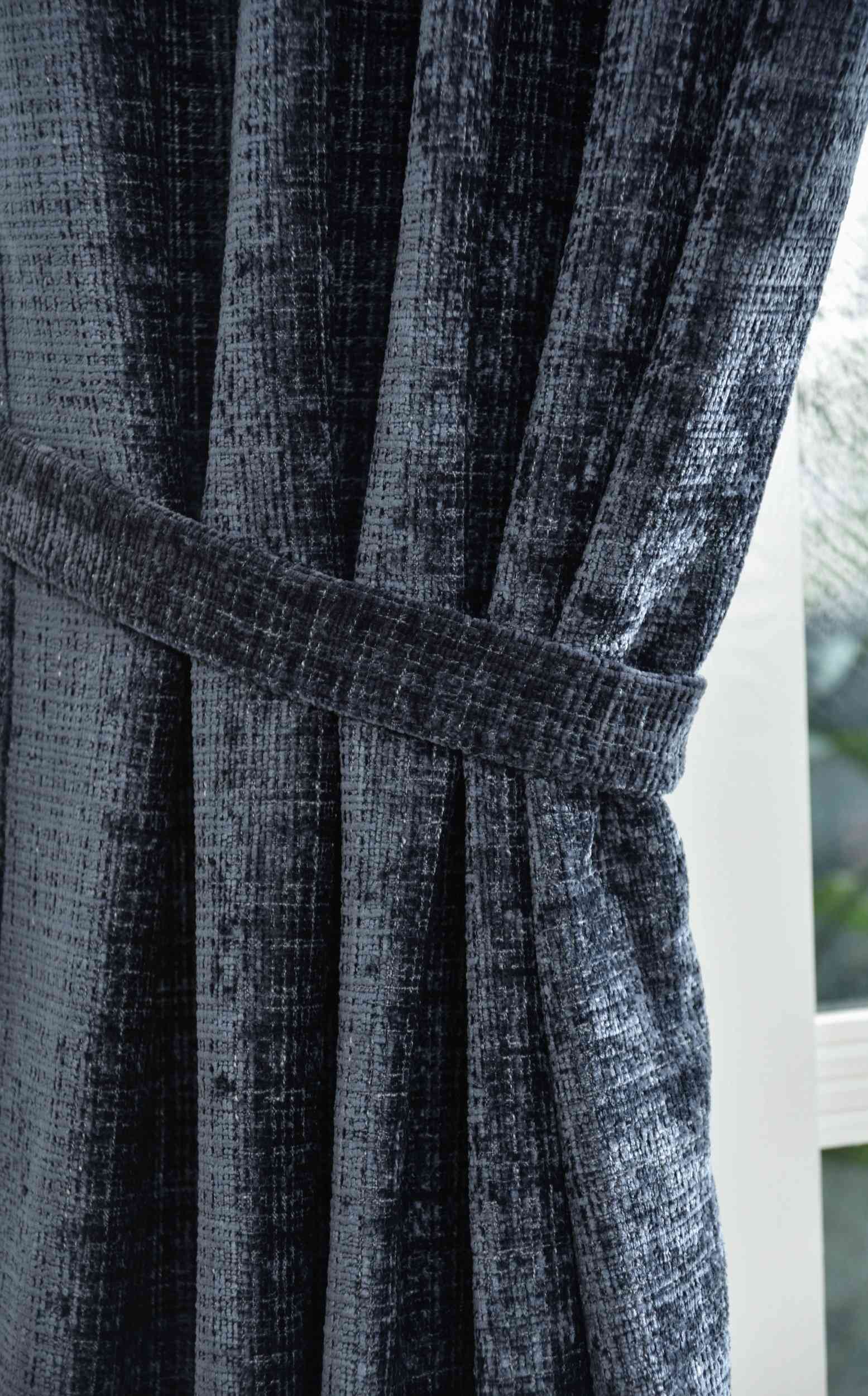 Vorhang Chenille Jacquard »RIGA« mit Multiband-Aufhängung Luxuriöser Stil für Ihr Zuhause 2023500 Vorhang Img1466 | Gardinenbox.de