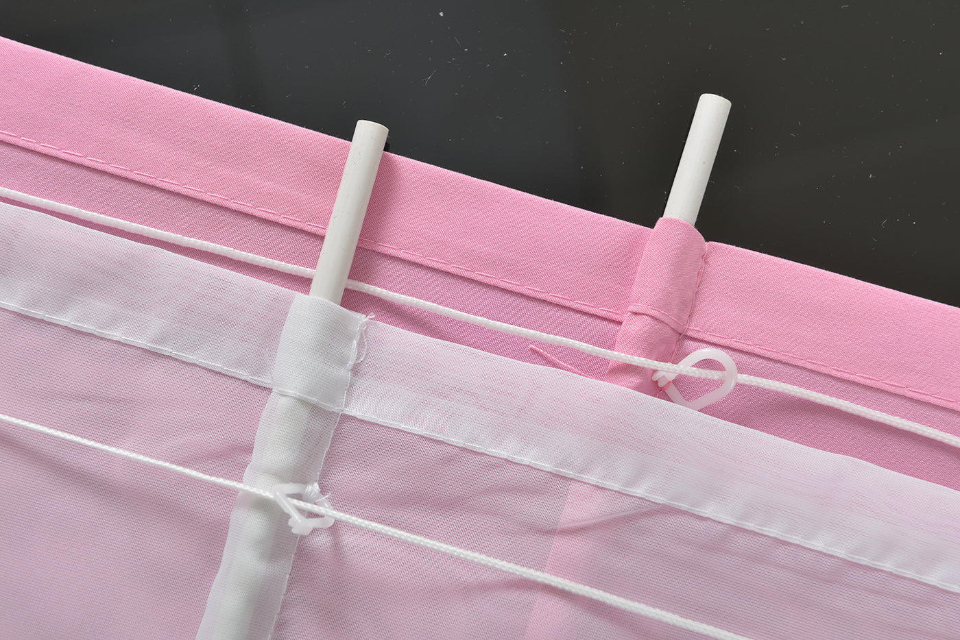 Doppel Raffrollo Palma Microsatin matt Voile Faltgardinen Faltrollo Schlaufenrollo mit Universalgardinenband 20410 Raffrollo Img29947 | Gardinenbox.de