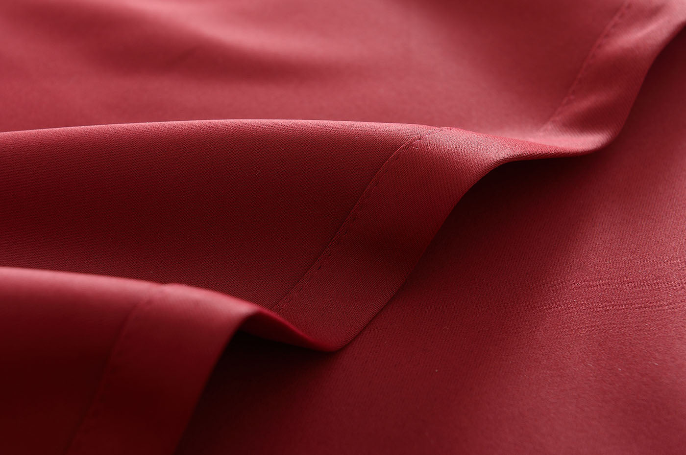 Verdunkelungsvorhag mit Schlaufen matt uni Farben aus weichfallenden blickdichten Stoff blickdicht Blackout 20610 Vorhang Img49722 | Gardinenbox.de