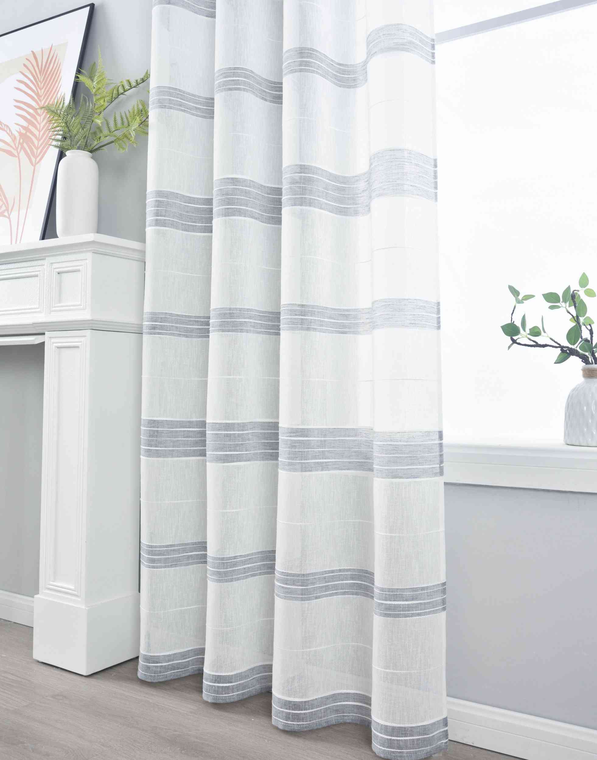 Halbtransparente Gardine mit Ösen »Frankfurt« Leinenbindung Robust Formstabil Linienmuster 202460 Gardinenschal Img6490 | Gardinenbox.de