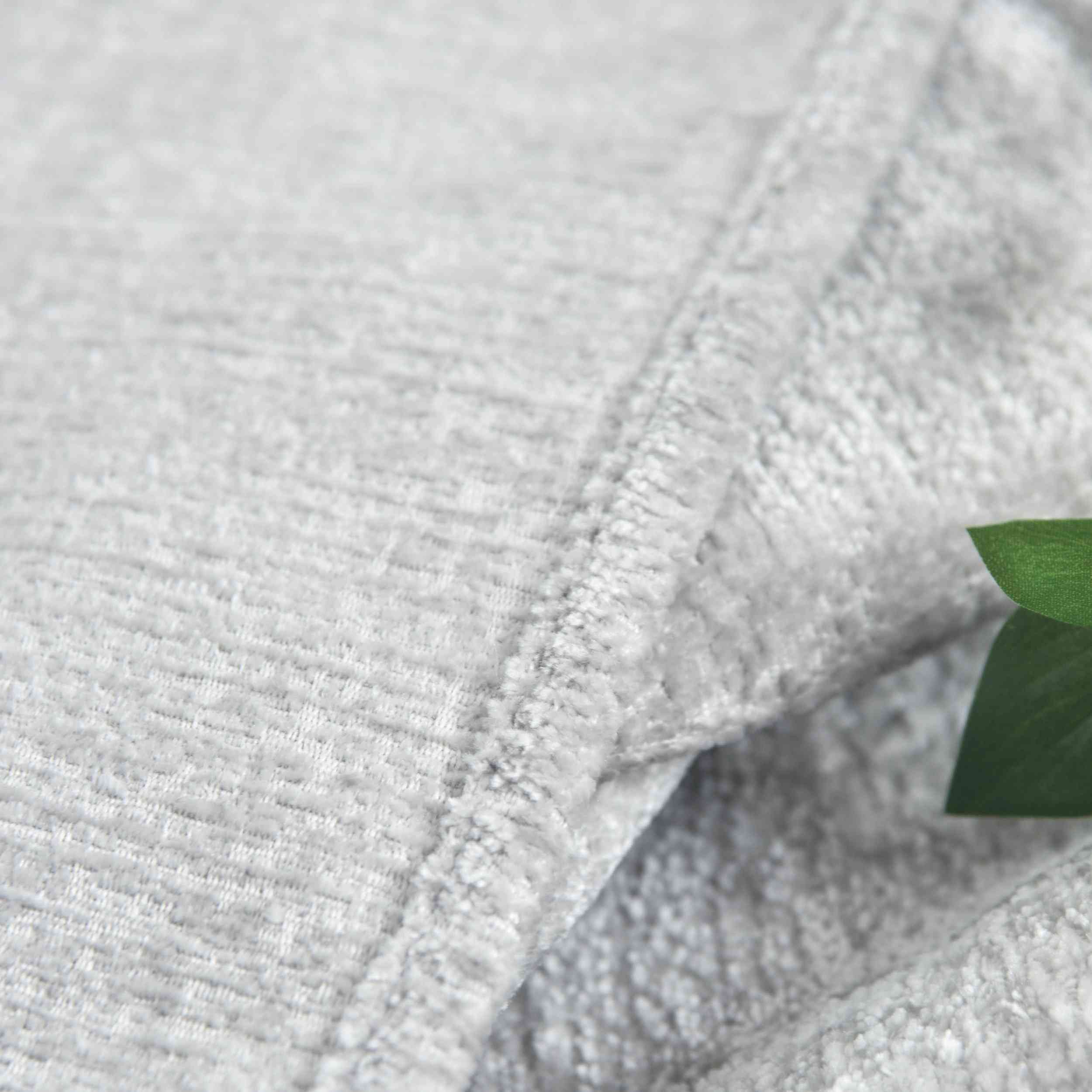 2er Set Verdunkelungsvorhänge »Nürnberg« Ösen Raffhalter Chenille samtig weich geschmeidig fallend 202420-2 Vorhang Img6812_a888fbb0-383a-47fa-9237-8f56ca3863f1 | Gardinenbox.de