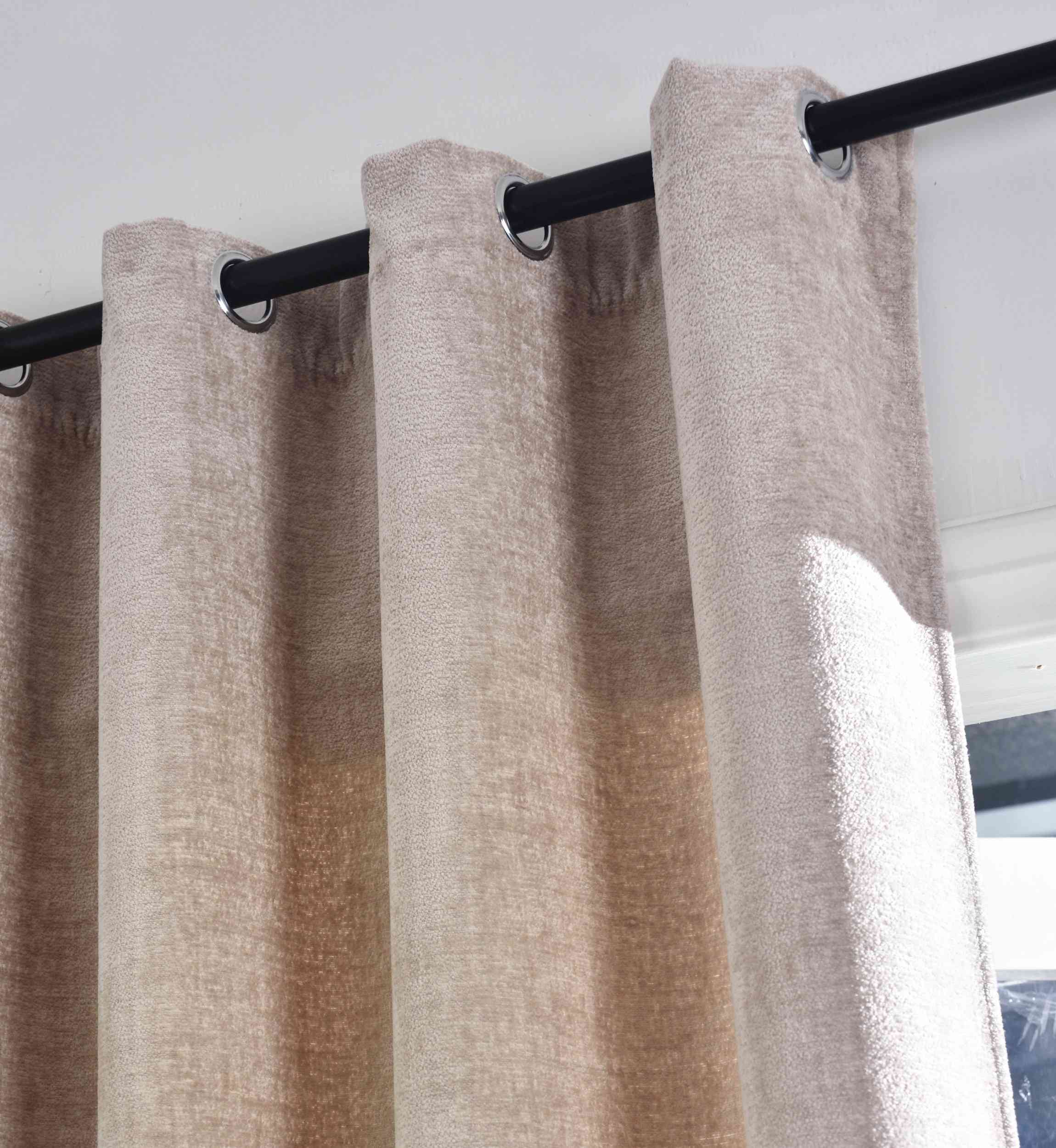2er Set Verdunkelungsvorhänge »Nürnberg« Ösen Raffhalter Chenille samtig weich geschmeidig fallend 202420-2 Vorhang Img6829_1_a0ce41cf-efb4-4150-b4de-231974707385 | Gardinenbox.de