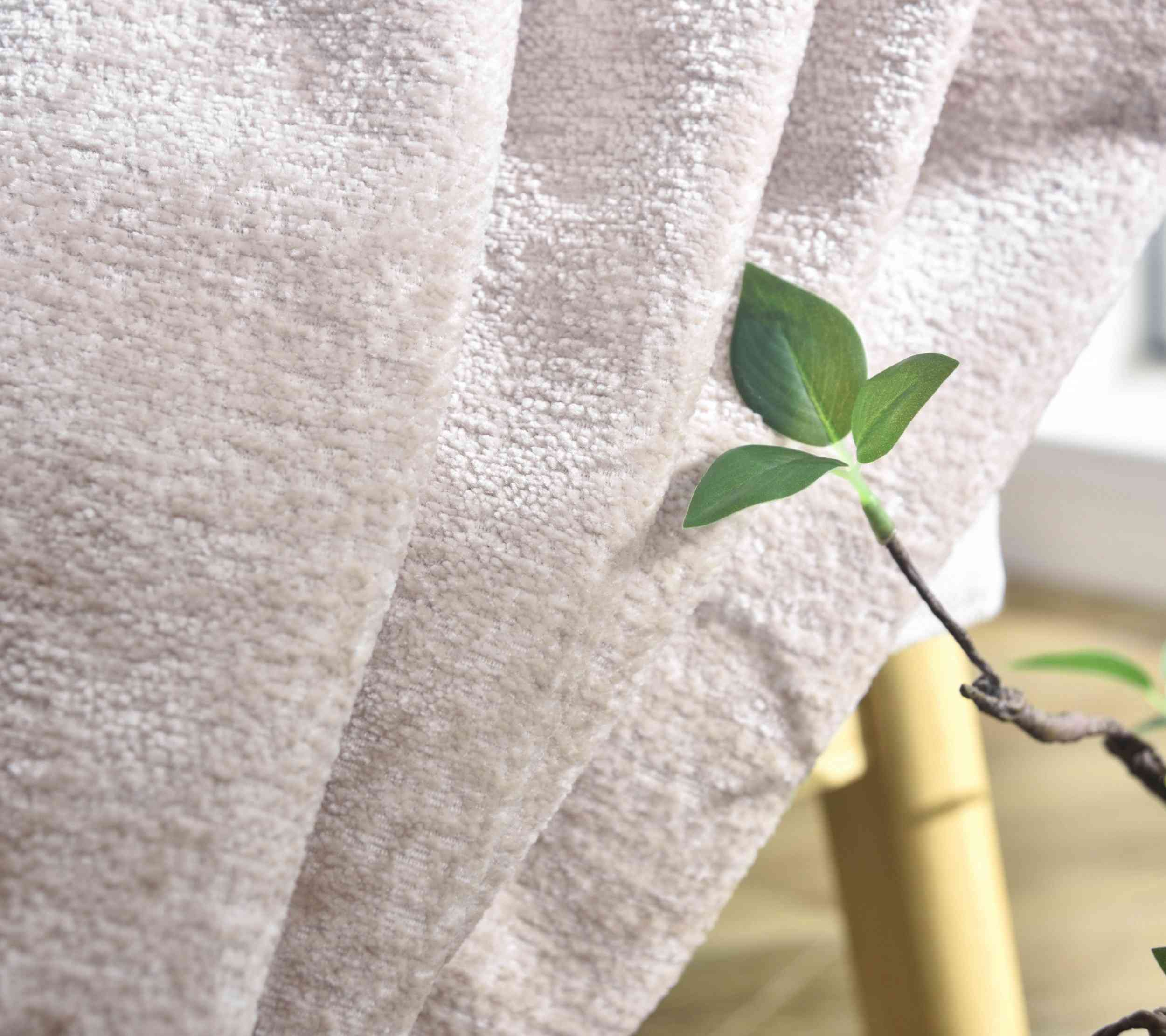 Verdunkelungsvorhang »Nürnberg« Ösen Raffhalter Chenille samtig weich geschmeidig fallend 202420 Vorhang Img6845_1 | Gardinenbox.de