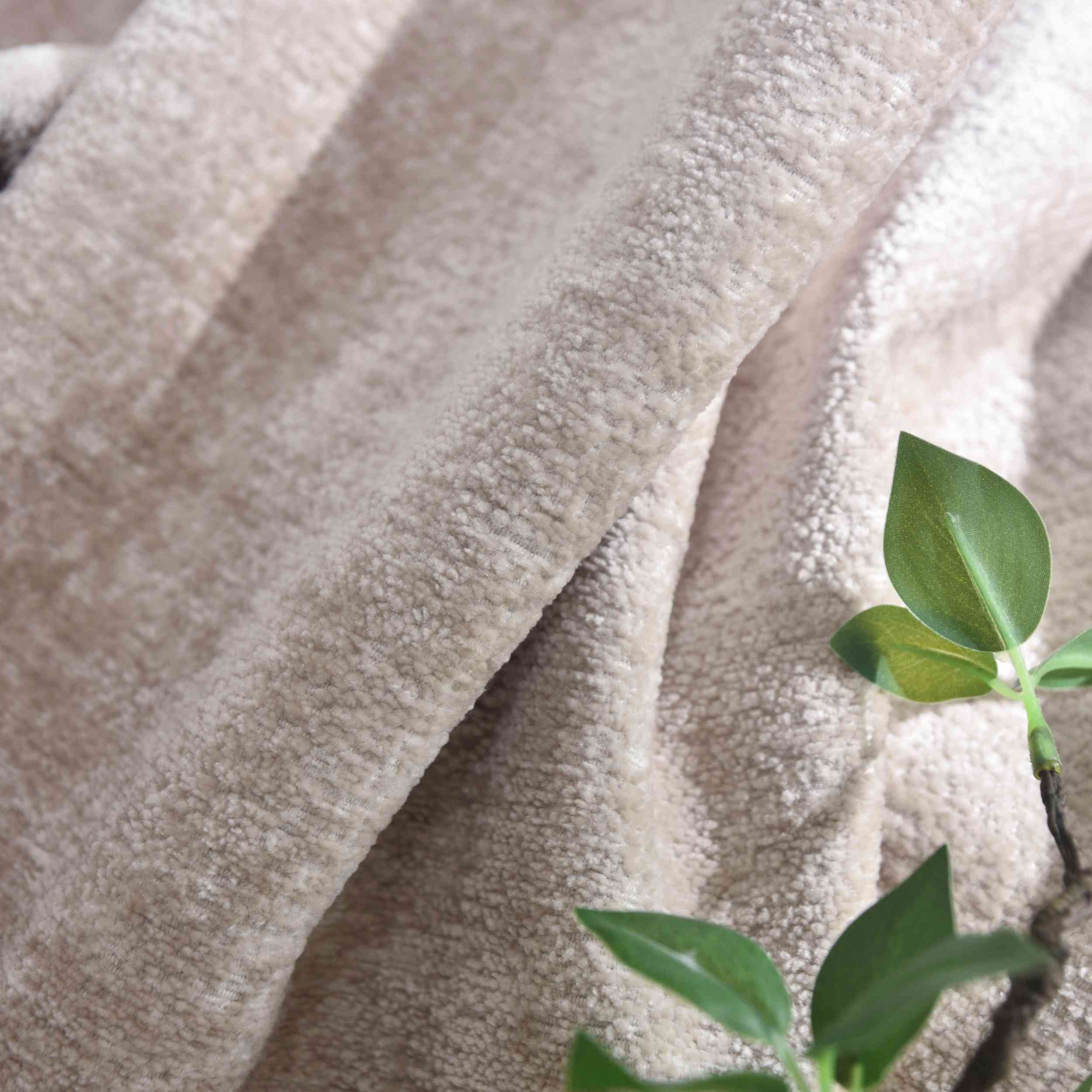 Verdunkelungsvorhang »Nürnberg« Ösen Raffhalter Chenille samtig weich geschmeidig fallend 202420 Vorhang Img6853_2 | Gardinenbox.de