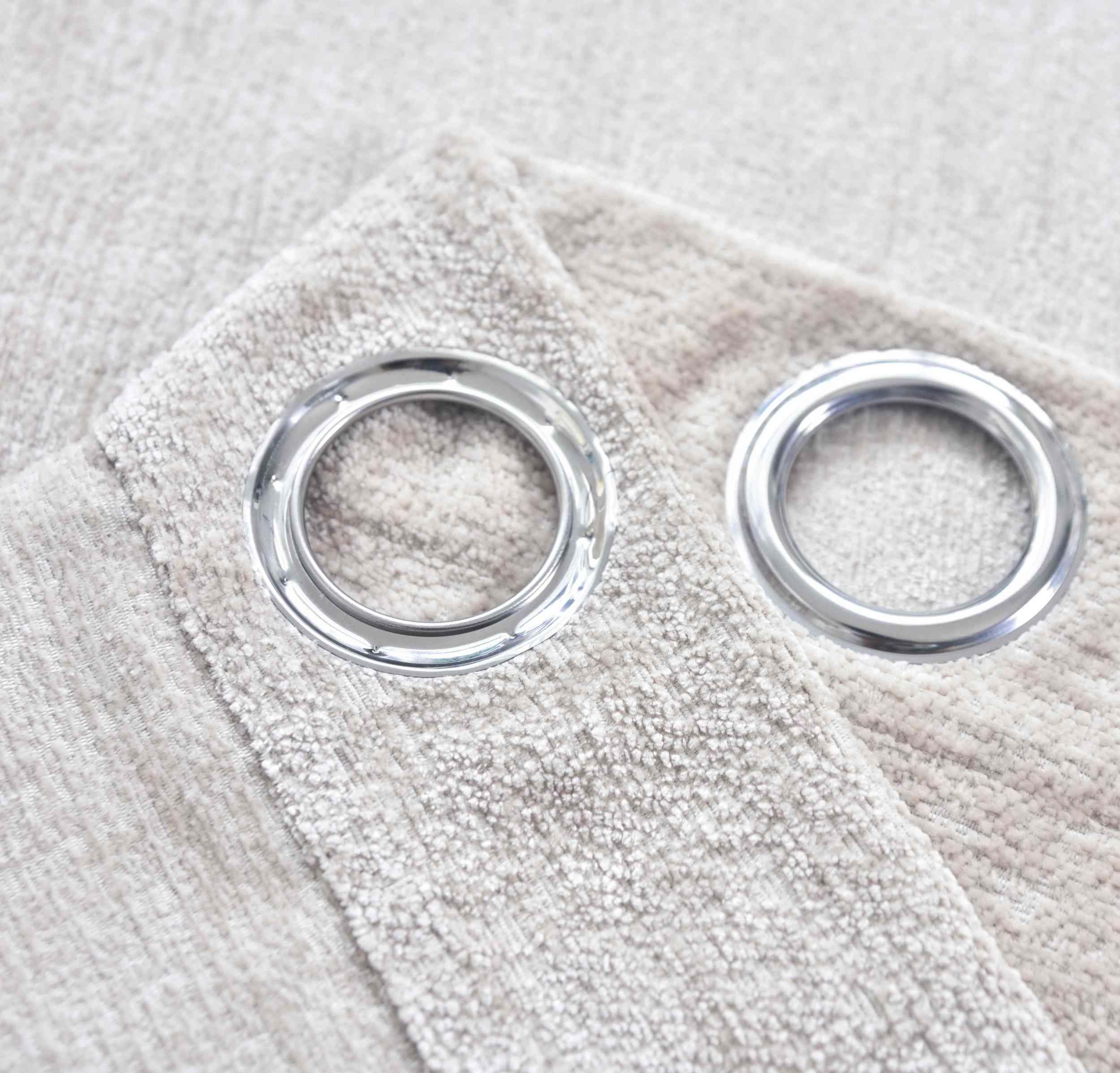 2er Set Verdunkelungsvorhänge »Nürnberg« Ösen Raffhalter Chenille samtig weich geschmeidig fallend 202420-2 Vorhang Img6857_1_1d40a94b-63f9-46eb-a5c7-cfa471d5e5c8 | Gardinenbox.de