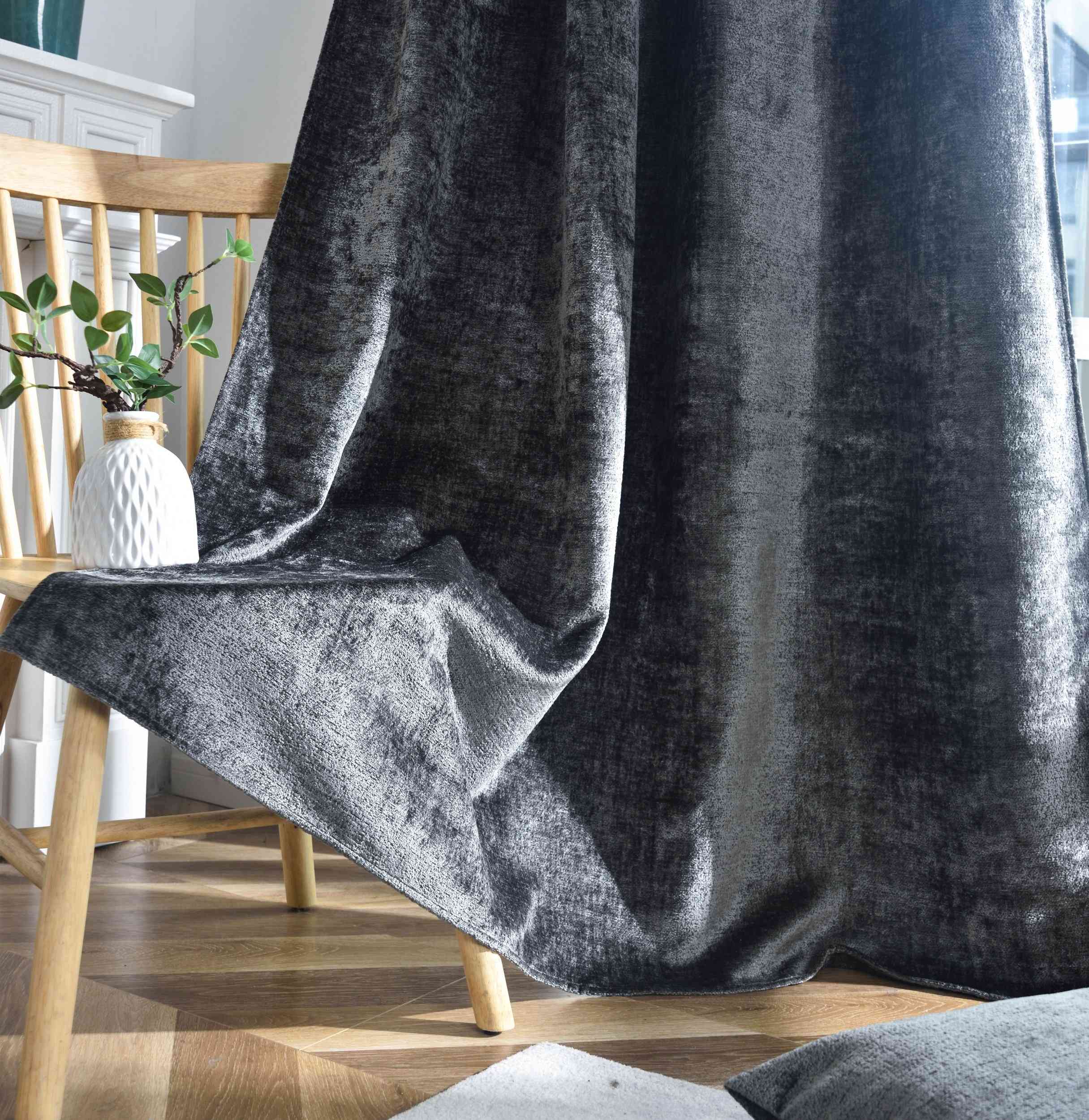 2er Set Verdunkelungsvorhänge »Nürnberg« Ösen Raffhalter Chenille samtig weich geschmeidig fallend 202420-2 Vorhang Img6872_a26c8691-6e8d-4024-aa88-669a7ceb8b4f | Gardinenbox.de