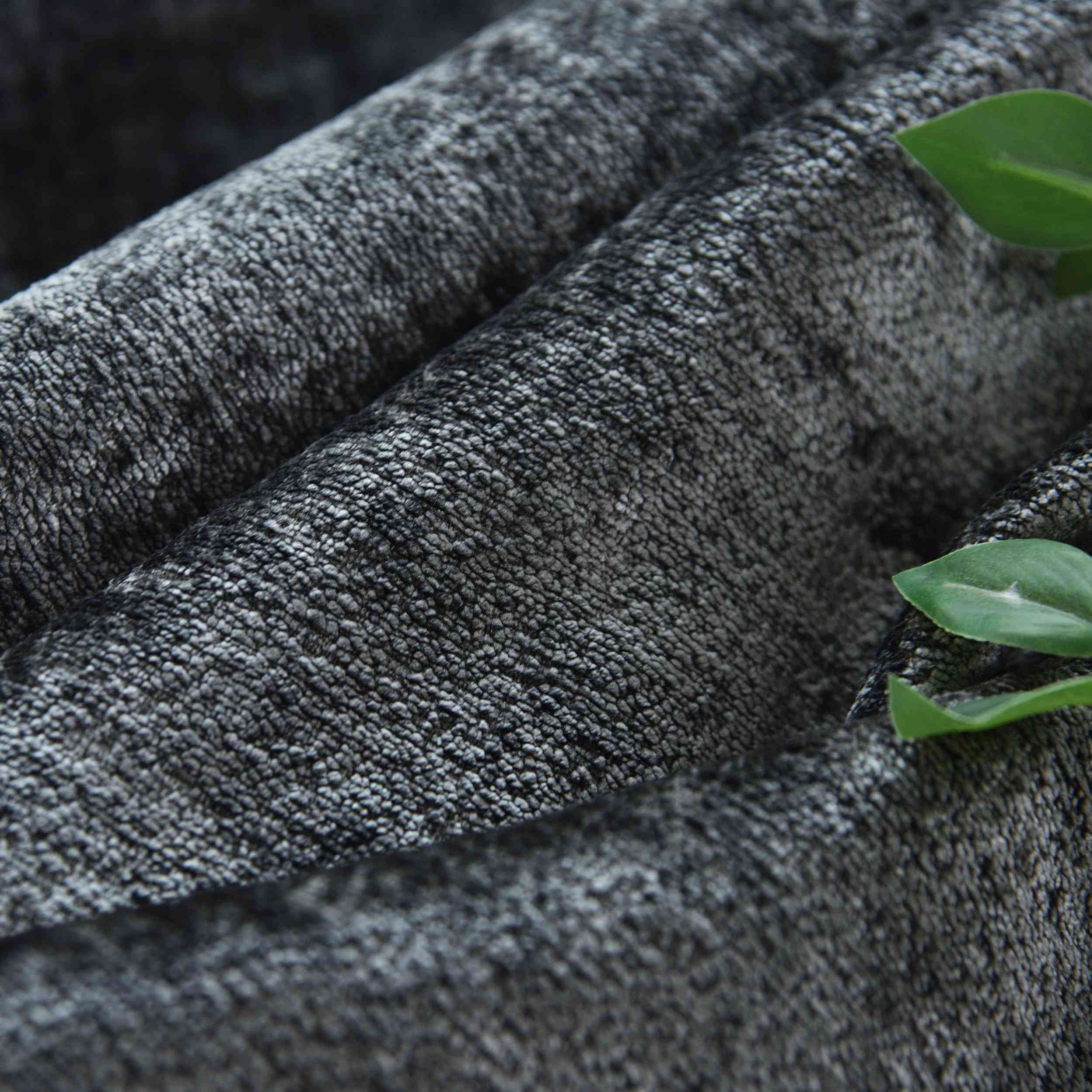 Verdunkelungsvorhang »Nürnberg« Ösen Raffhalter Chenille samtig weich geschmeidig fallend 202420 Vorhang Img6874 | Gardinenbox.de