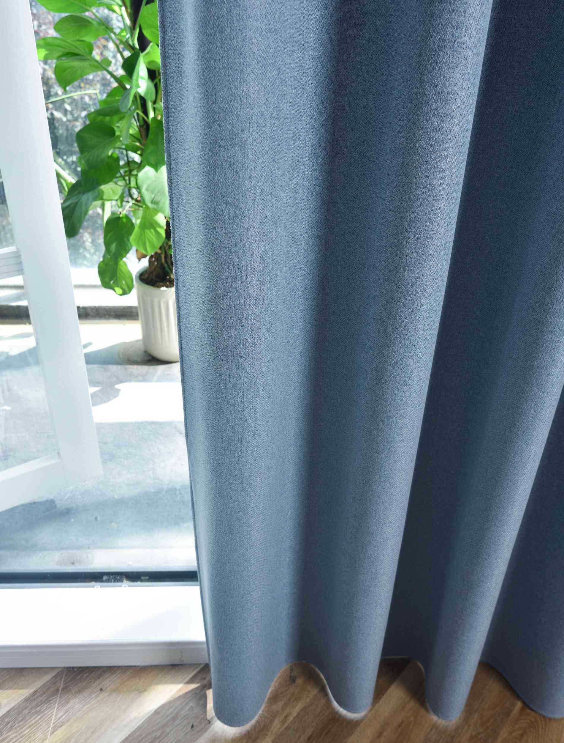 2er Set Verdunkelungsvorhänge Ösen Raffhalter 100% Verdunkelung Blackout »München Dark« Dreischichtige Bindung Fischgrätmuster 202410-2 Vorhang Img6914_f8f64fe6-797e-4c11-8b09-fdf336af9512 | Gardinenbox.de