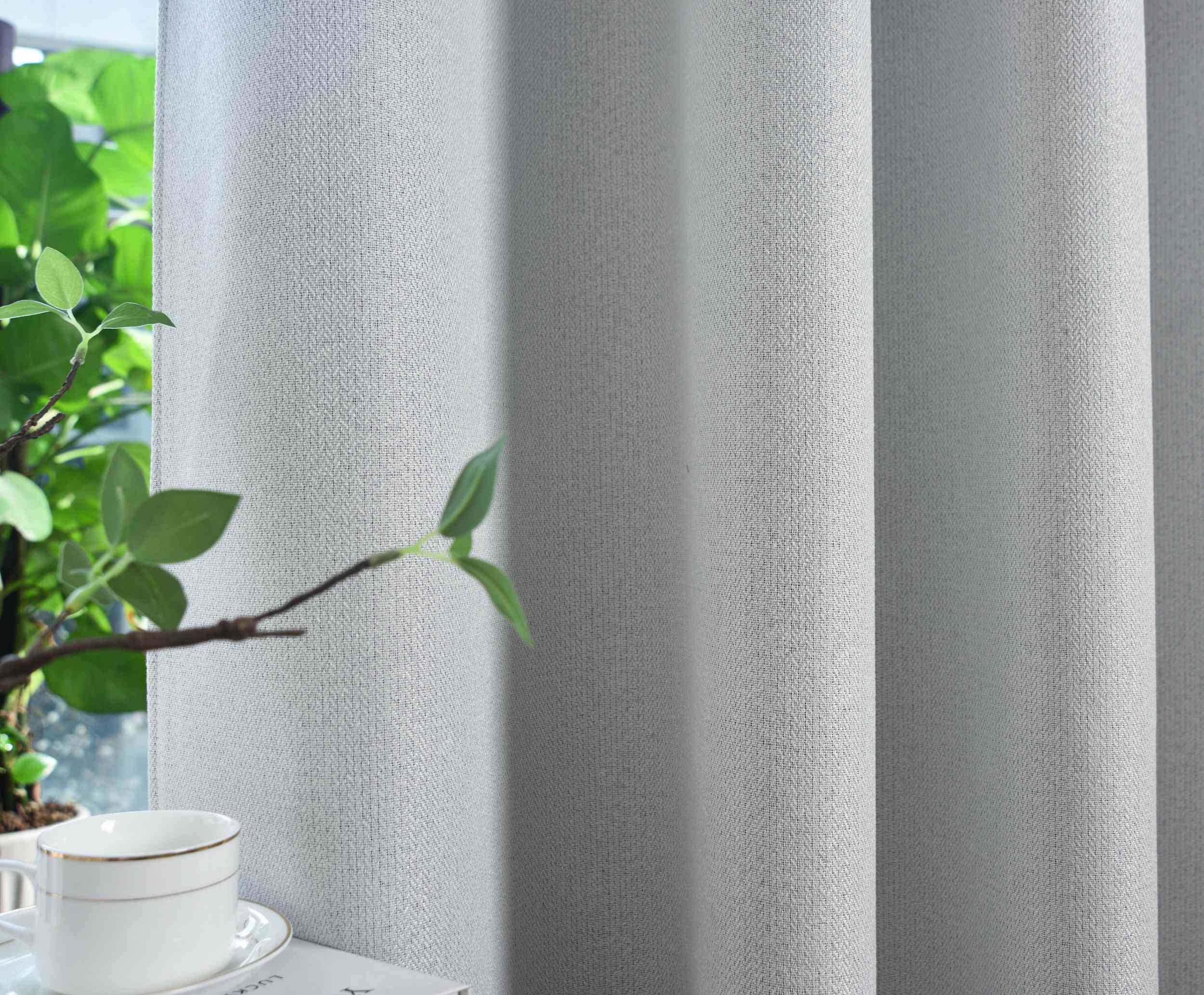 Verdunkelungsvorhang Ösen Raffhalter 100% Verdunkelung Blackout »München Dark« Dreischichtige Bindung Fischgrätmuster 202410 Vorhang Img6977 | Gardinenbox.de