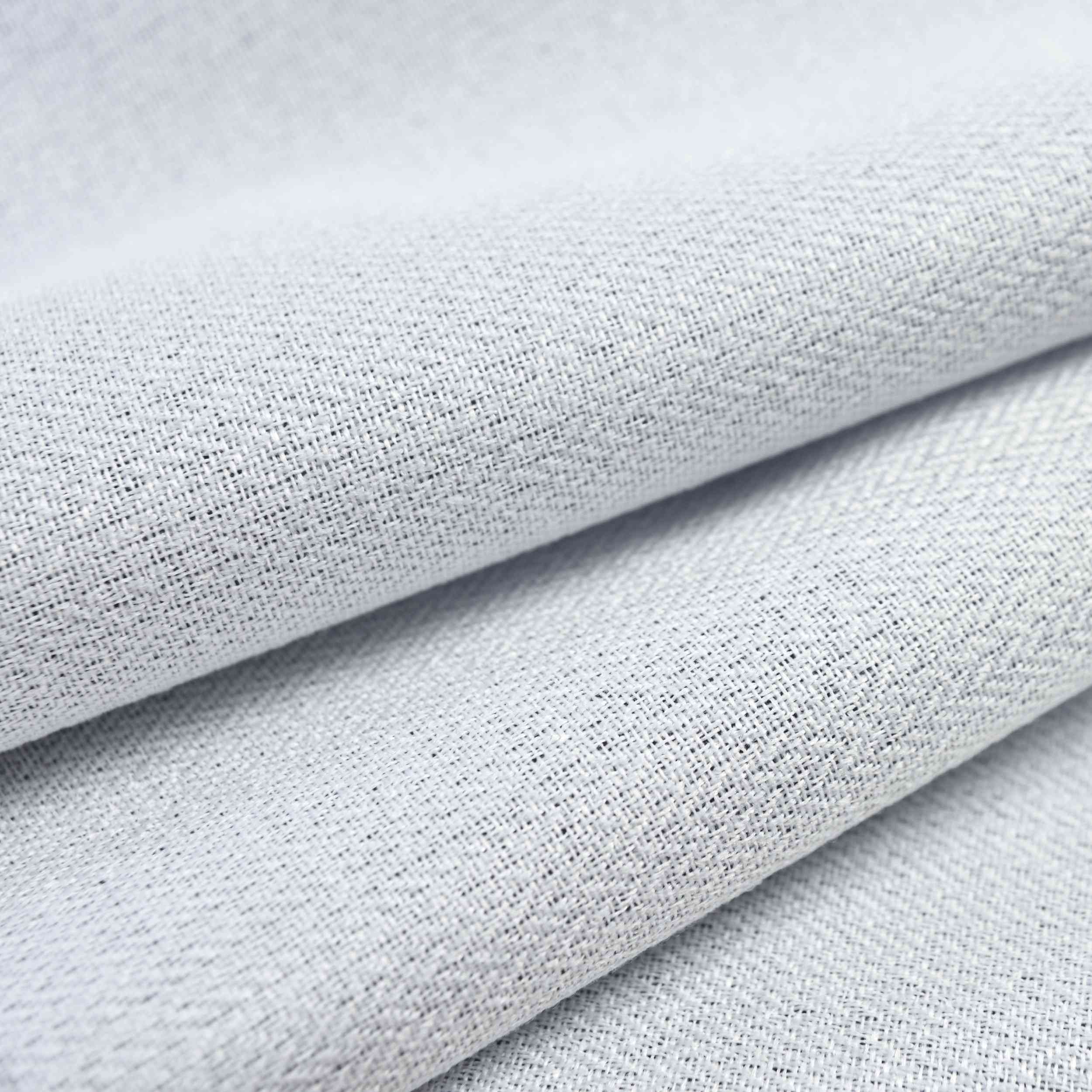 Verdunkelungsvorhang Ösen Raffhalter 100% Verdunkelung Blackout »München Dark« Dreischichtige Bindung Fischgrätmuster 202410 Vorhang Img6981 | Gardinenbox.de