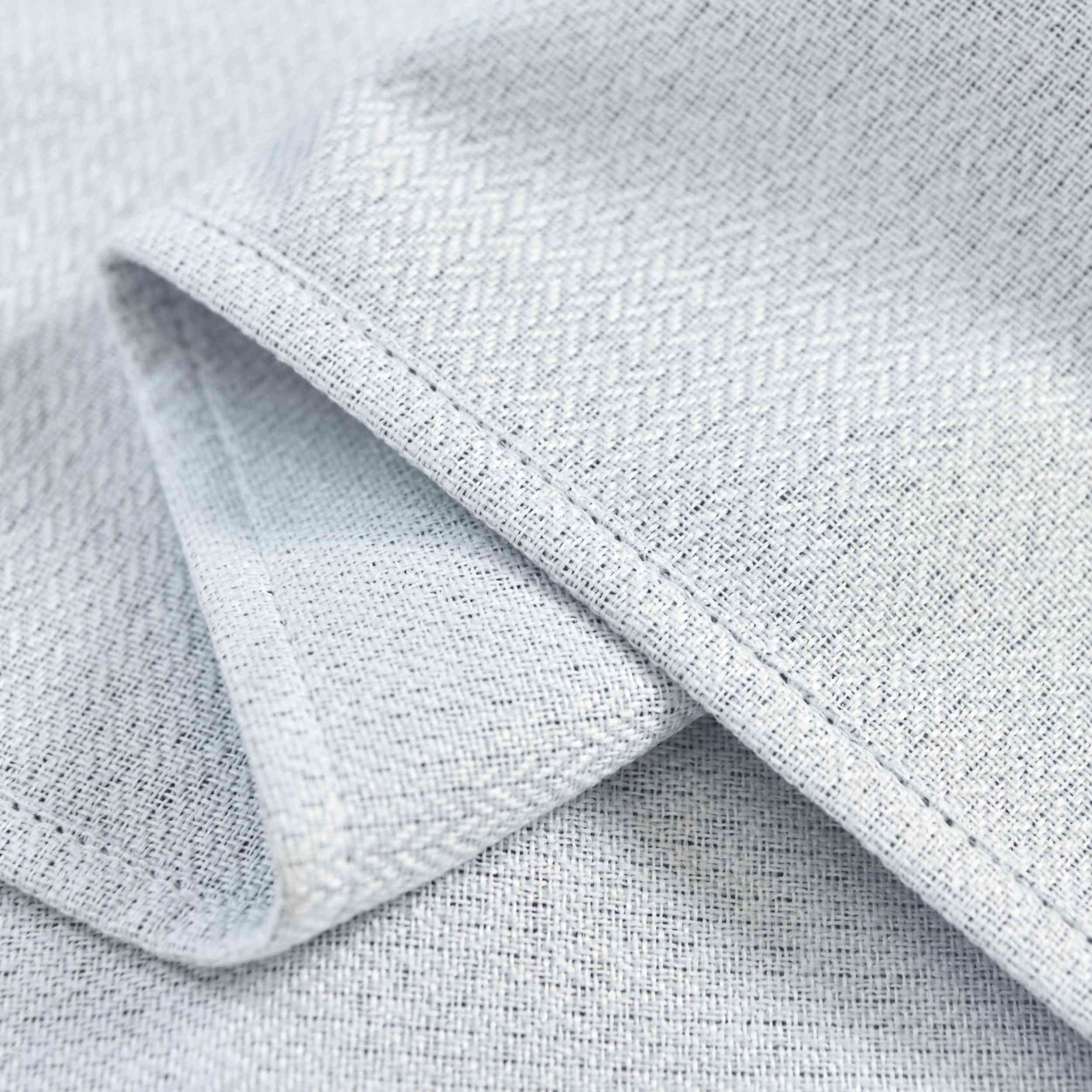 Verdunkelungsvorhang Ösen Raffhalter 100% Verdunkelung Blackout »München Dark« Dreischichtige Bindung Fischgrätmuster 202410 Vorhang Img6983 | Gardinenbox.de