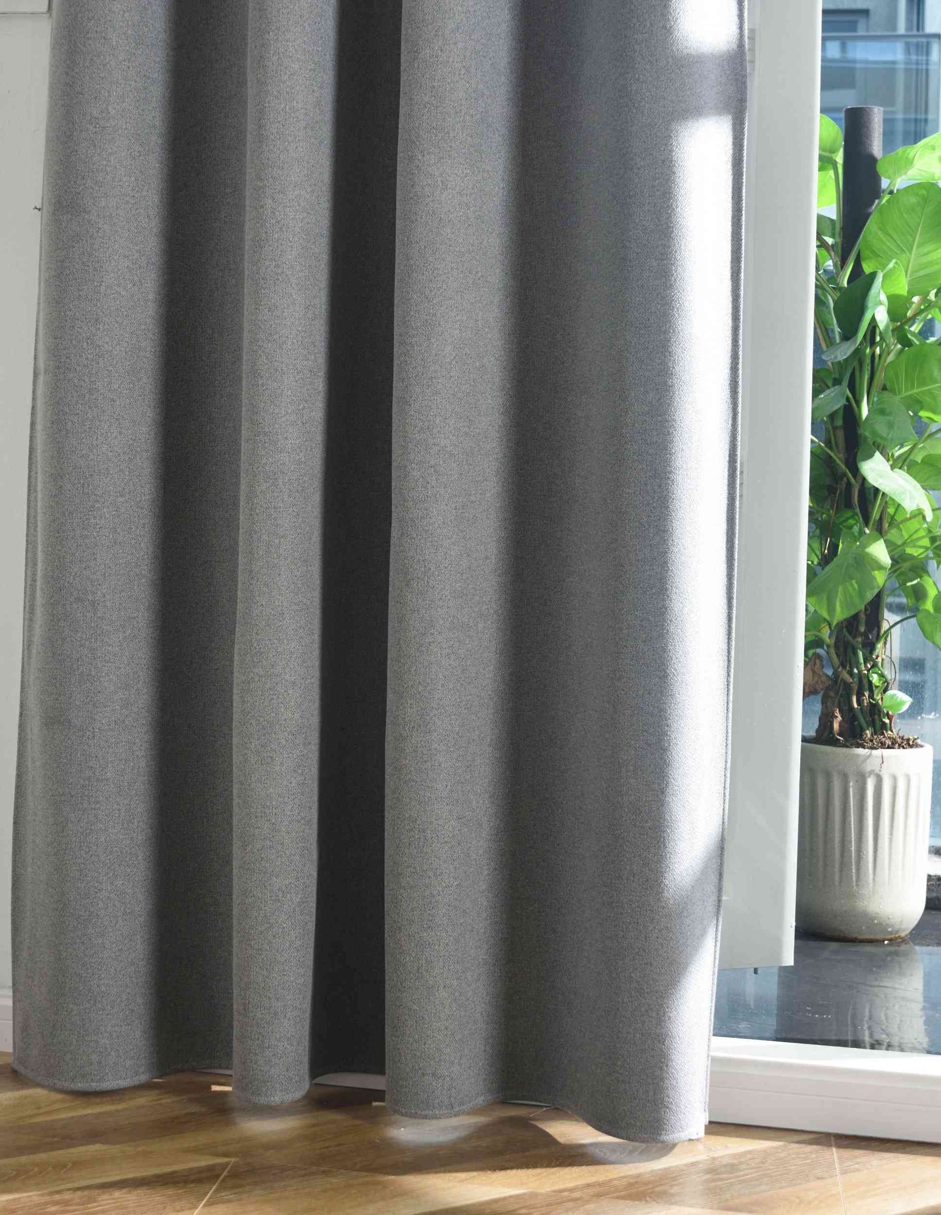 Verdunkelungsvorhang Ösen Raffhalter 100% Verdunkelung Blackout »München Dark« Dreischichtige Bindung Fischgrätmuster 202410 Vorhang Img6993 | Gardinenbox.de