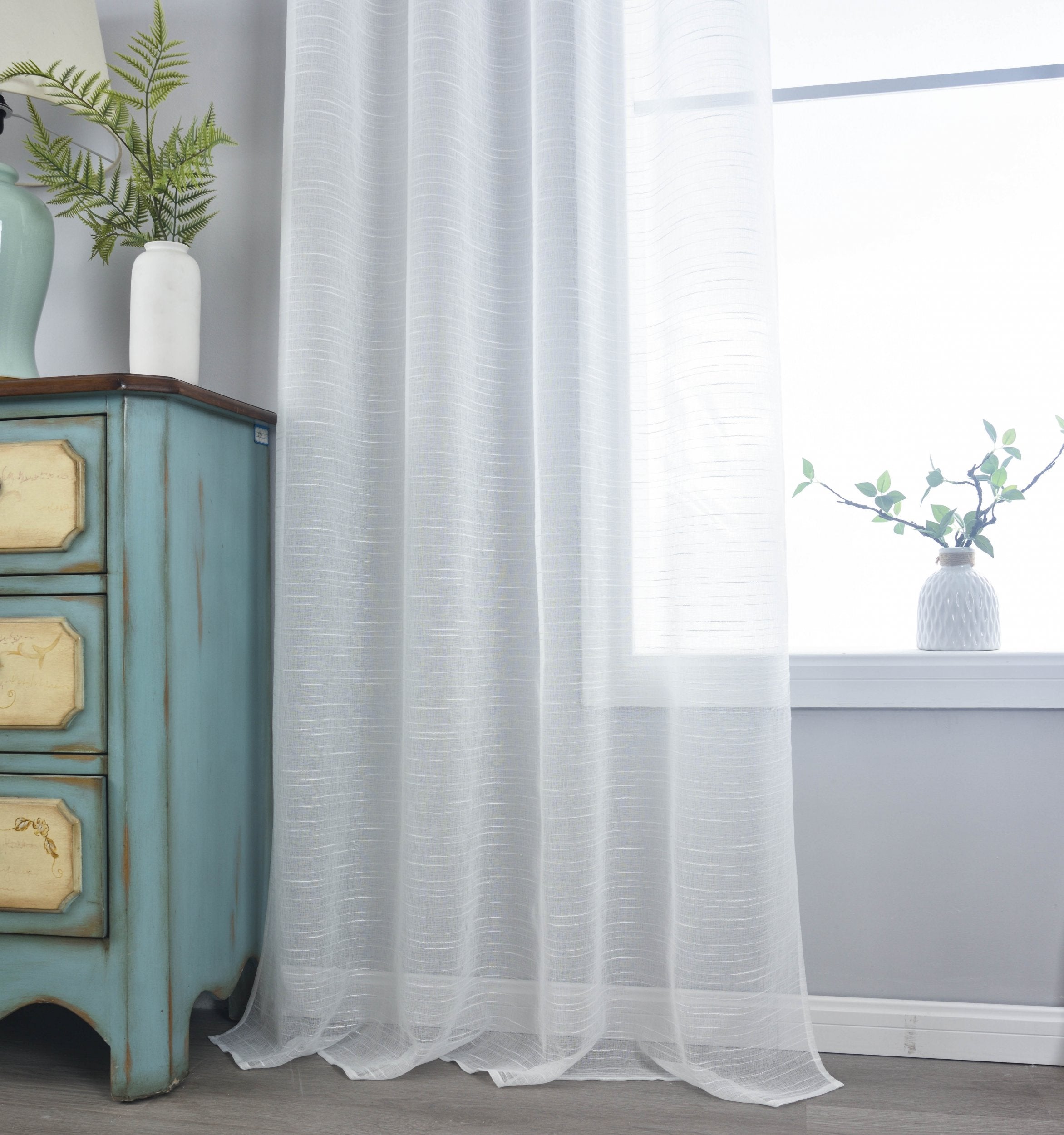 Gardine »Dresden« Ösen HxB 245x135 cm Natur Raffhalter filigran leicht modern elegant Linienmuster 202440 Gardinenschal Img7313 | Gardinenbox.de