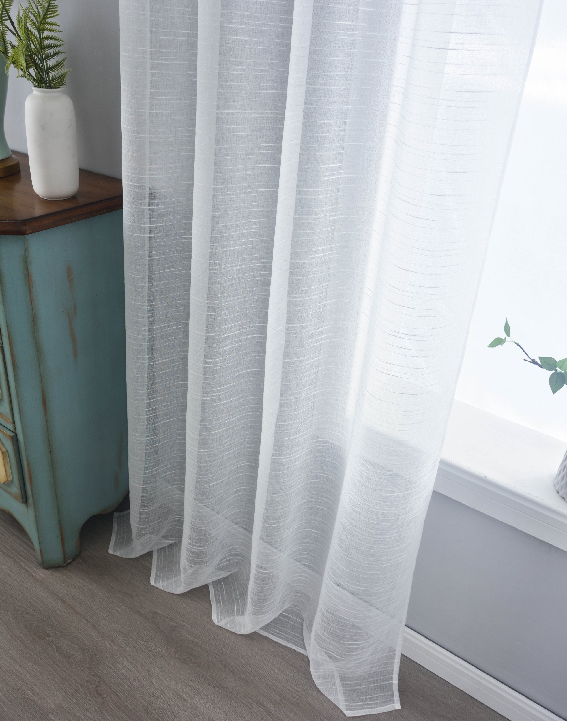 Gardine »Dresden« Ösen HxB 245x135 cm Natur Raffhalter filigran leicht modern elegant Linienmuster 202440 Gardinenschal Img7315 | Gardinenbox.de