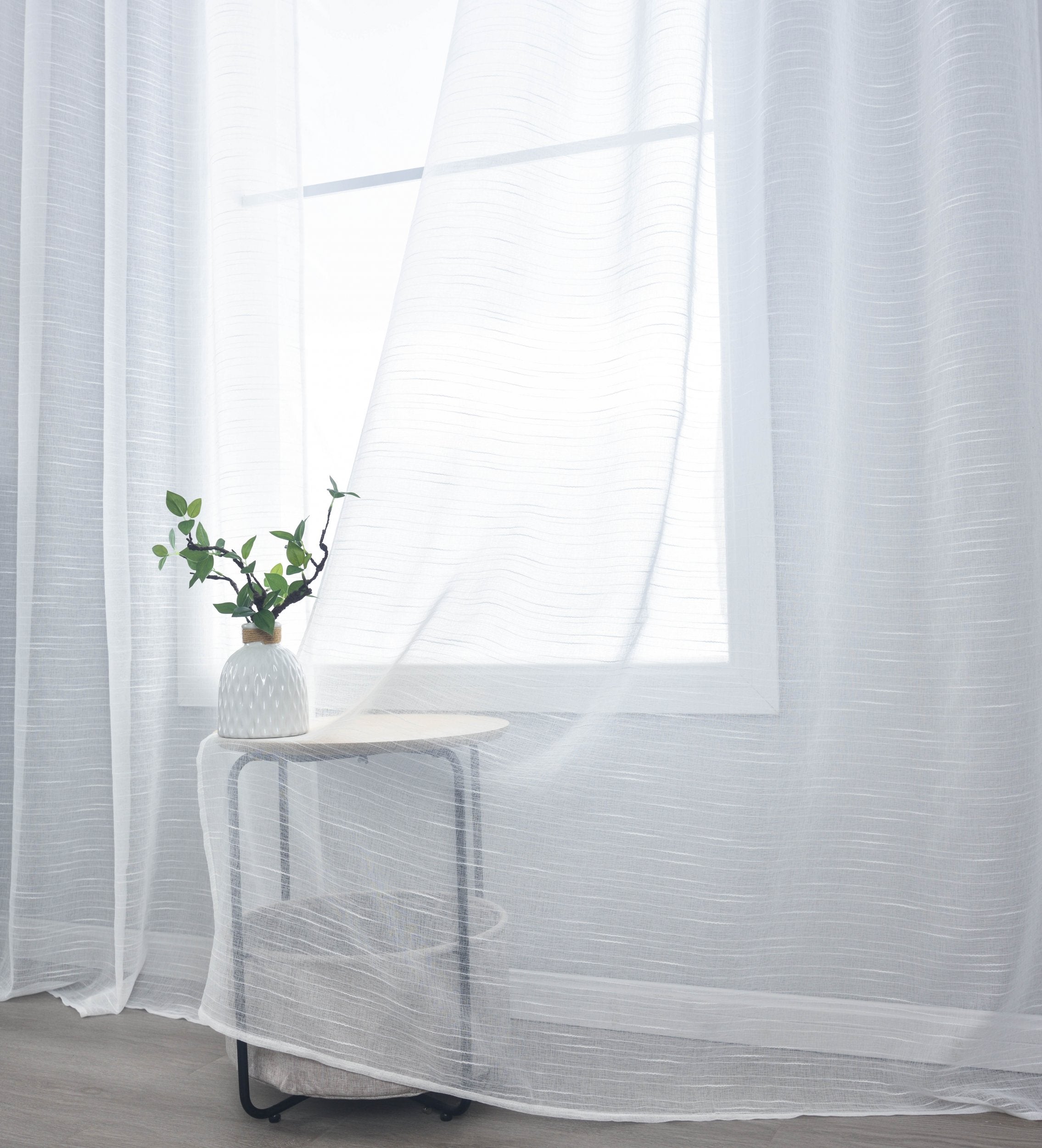 2er Set Gardinen »Dresden« Ösen HxB 245x135 cm Natur Raffhalter filigran leicht modern elegant Linienmuster 202440-2 Gardinenschal Img7318_94c9aad1-a930-4b7a-99ee-494f32fe9c2d | Gardinenbox.de