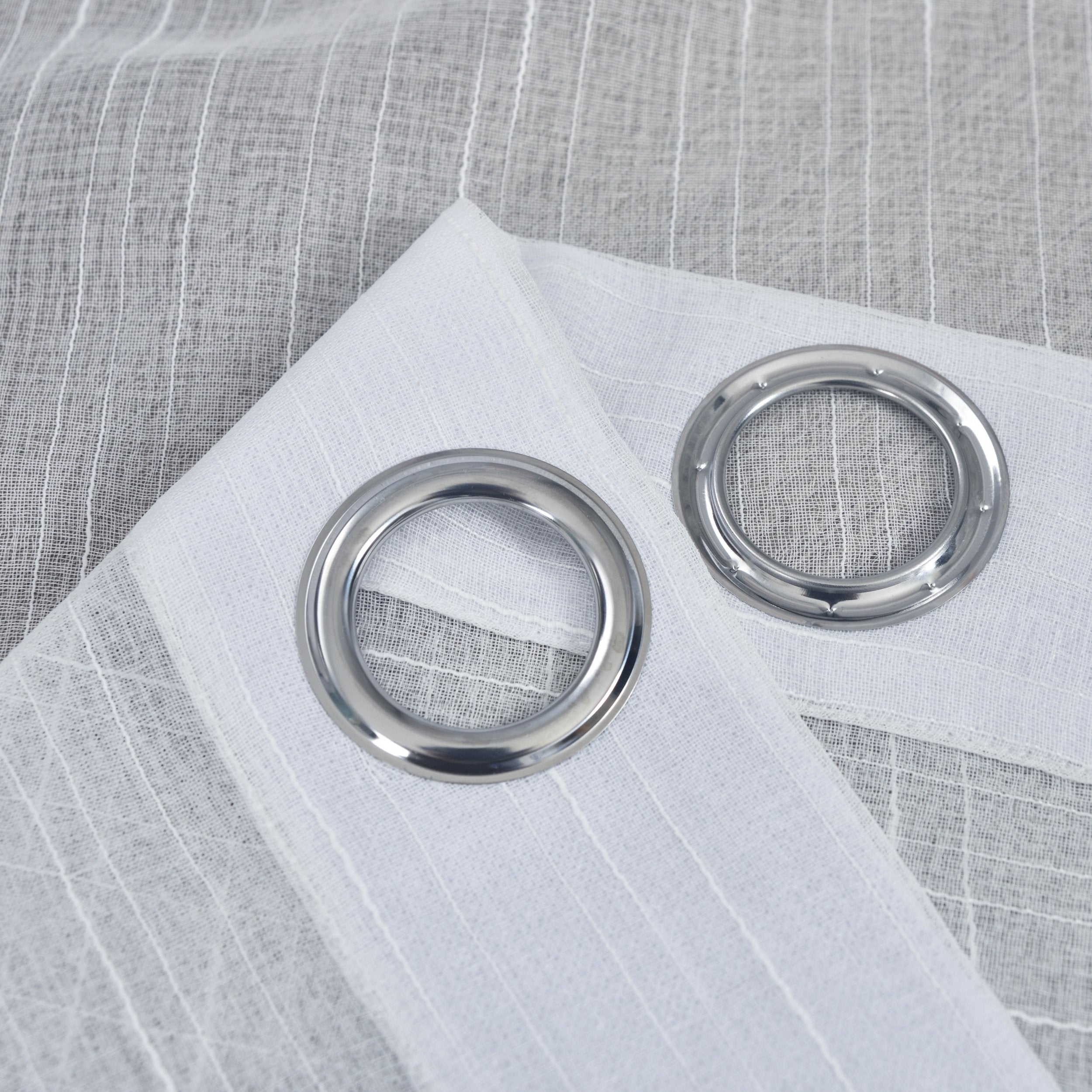 Gardine »Dresden« Ösen HxB 245x135 cm Natur Raffhalter filigran leicht modern elegant Linienmuster 202440 Gardinenschal Img7324 | Gardinenbox.de