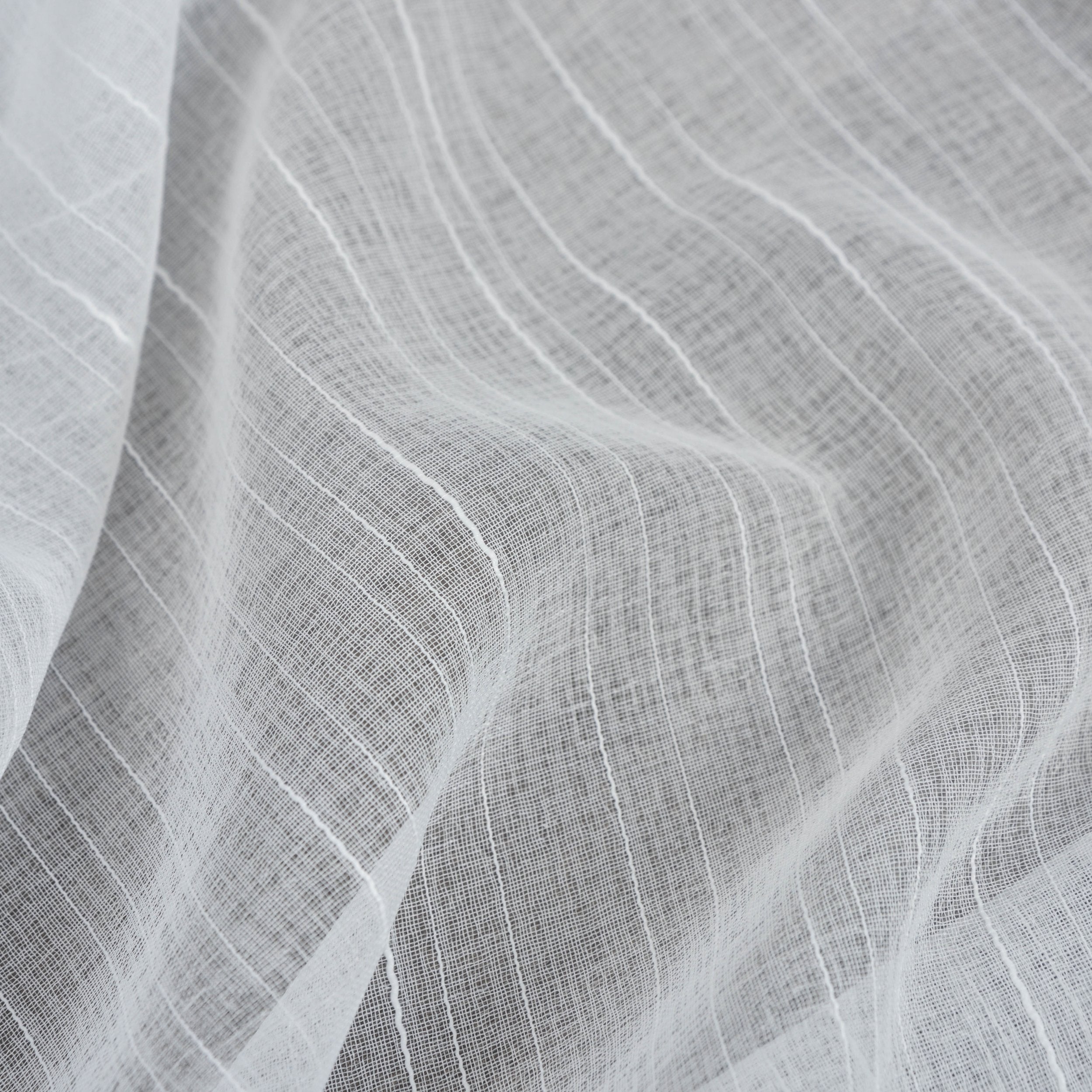 Gardine »Dresden« Ösen HxB 245x135 cm Natur Raffhalter filigran leicht modern elegant Linienmuster 202440 Gardinenschal Img7329 | Gardinenbox.de