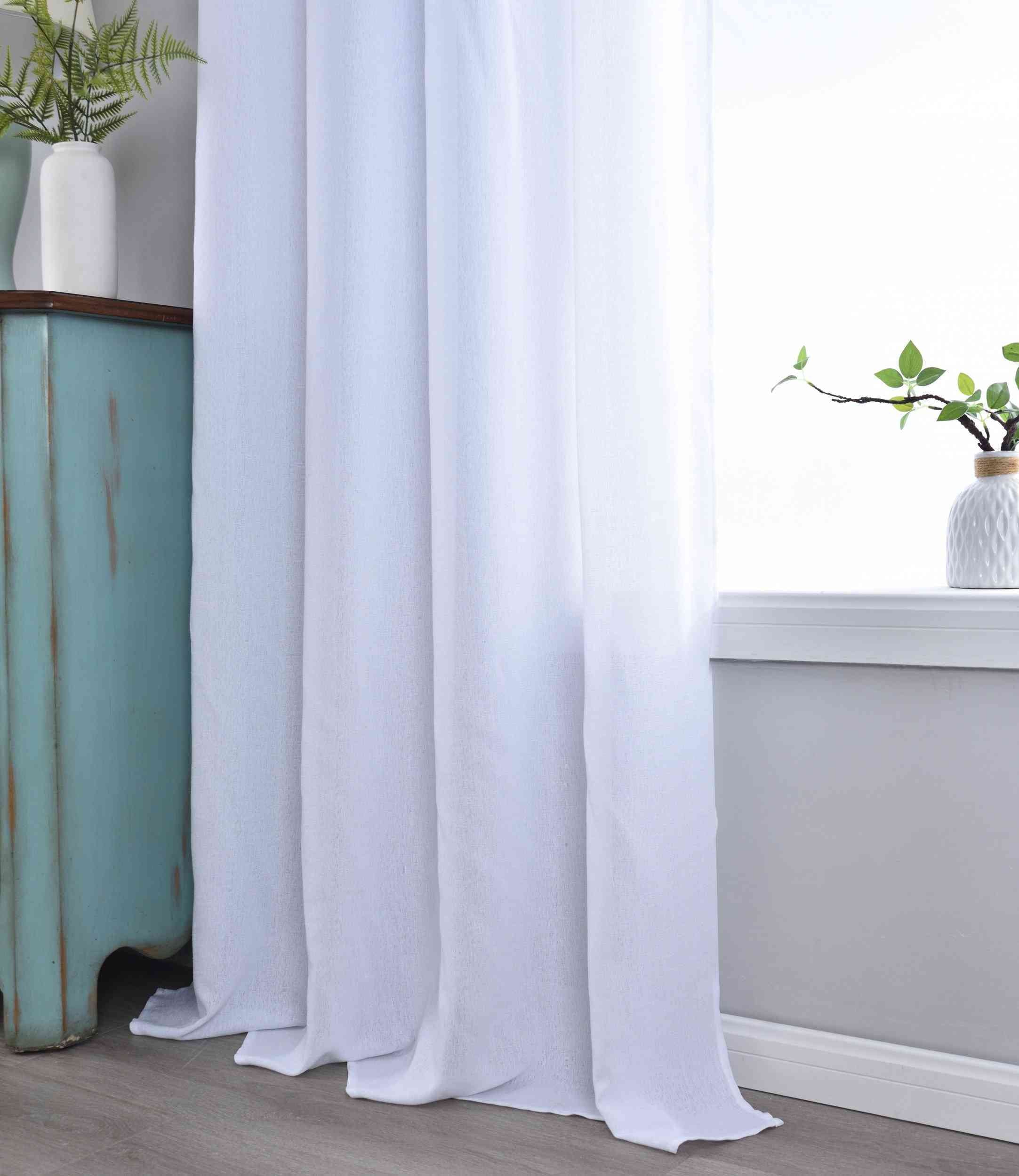 Halbtransparente Gardine mit Ösen »Leipzig« Kettenmuster lichtdurchlässig elegante Struktur 202450 Gardinenschal Img7451 | Gardinenbox.de