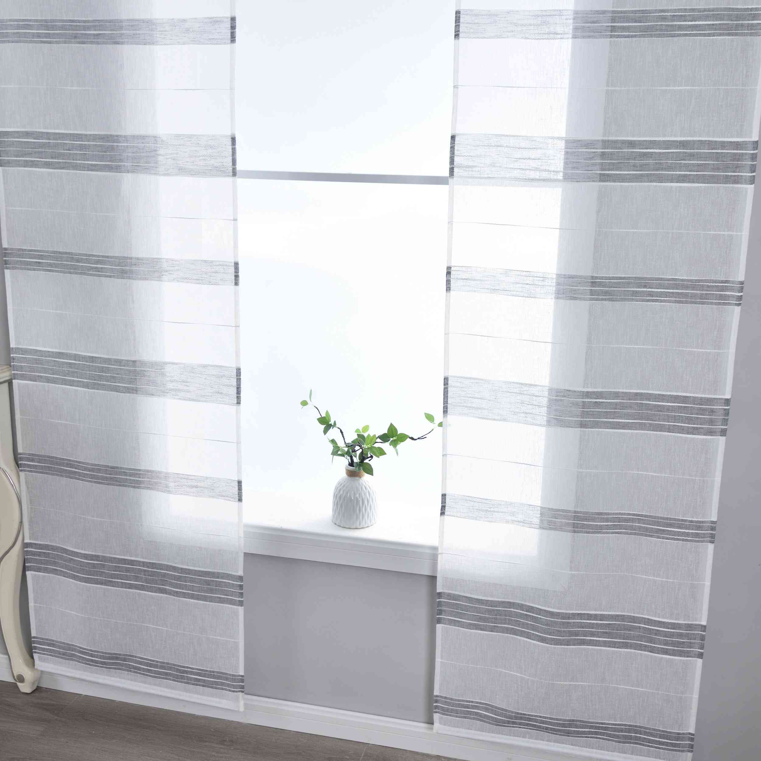 Halbtransparente Schiebegardine mit Paneelwagen »Frankfurt« Leinenbindung Linienmuster Formstabil Robust 202460P Schiebegardine Img7549 | Gardinenbox.de
