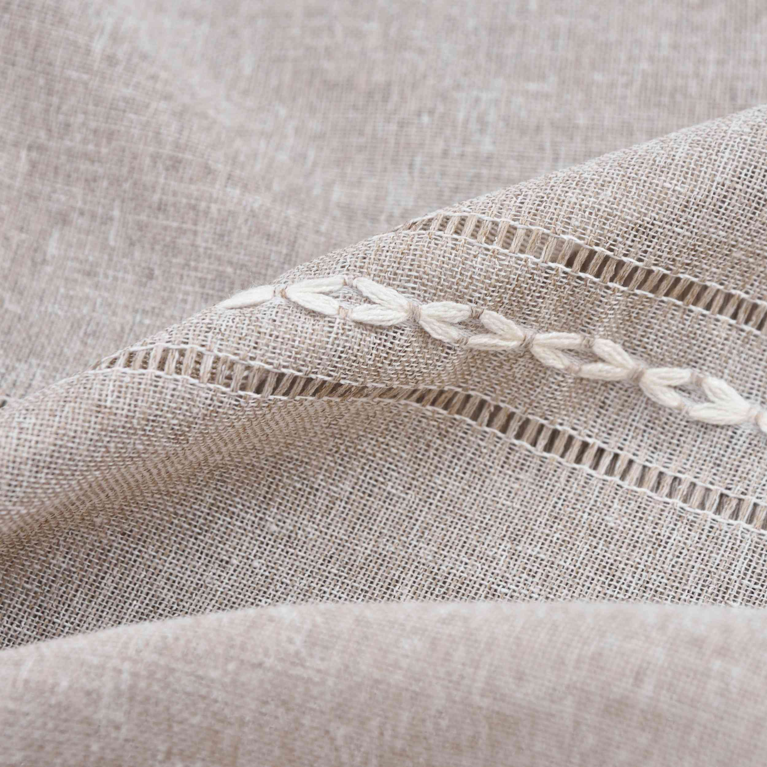 2er Set Halbtransparente Schiebegardinen mit Paneelwagen »Leipzig« Kettenmuster lichtdurchlässig elegante Struktur 202450P-2 Schiebegardine Img7570_4d065402-bcf3-4e07-8ceb-112467757bdd | Gardinenbox.de