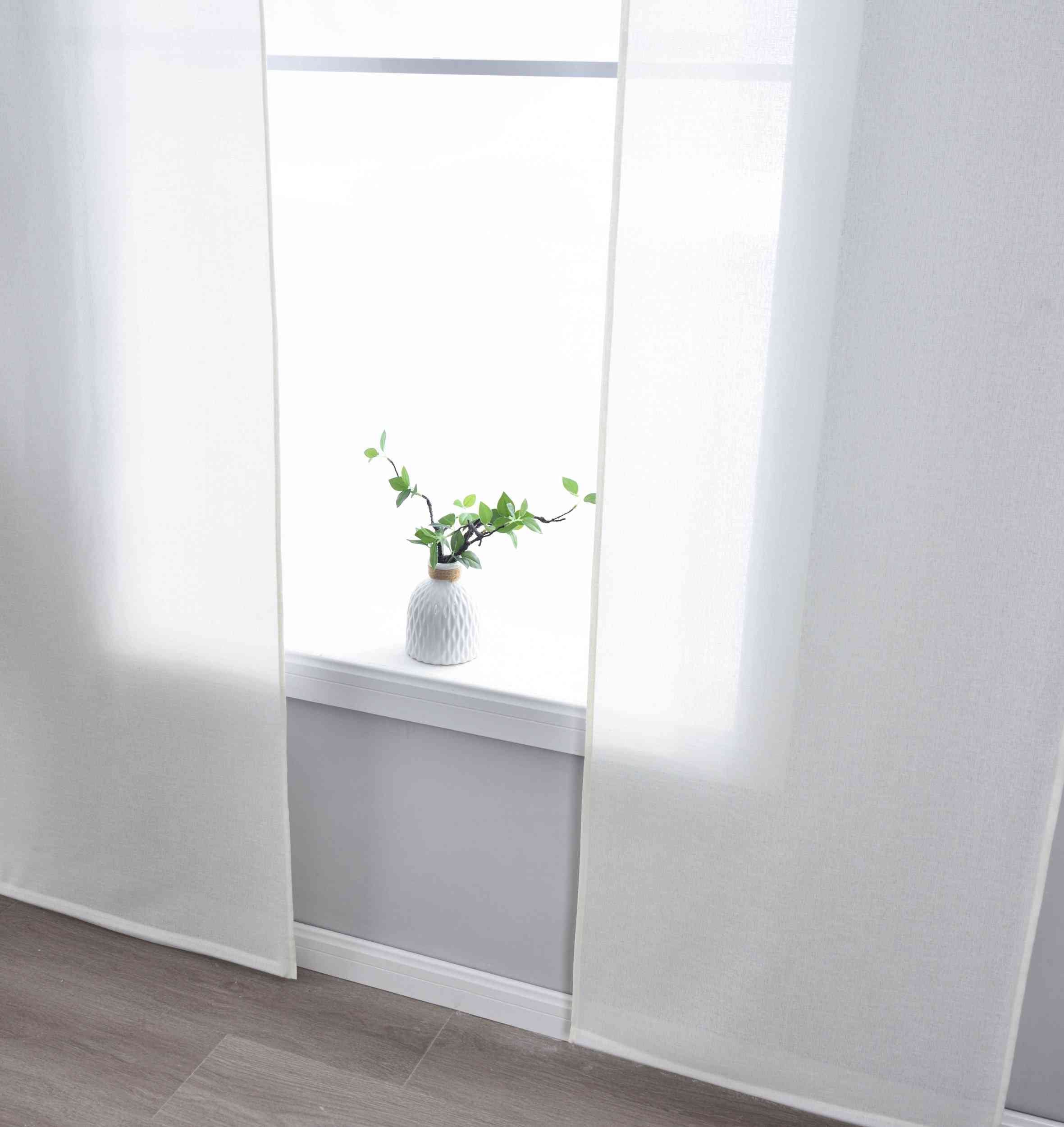 2er Set Halbtransparente Schiebegardinen mit Paneelwagen »Leipzig« Kettenmuster lichtdurchlässig elegante Struktur 202450P-2 Schiebegardine Img7588_e7a6d46e-f9e2-4e85-aecb-b0b298fab6fe | Gardinenbox.de