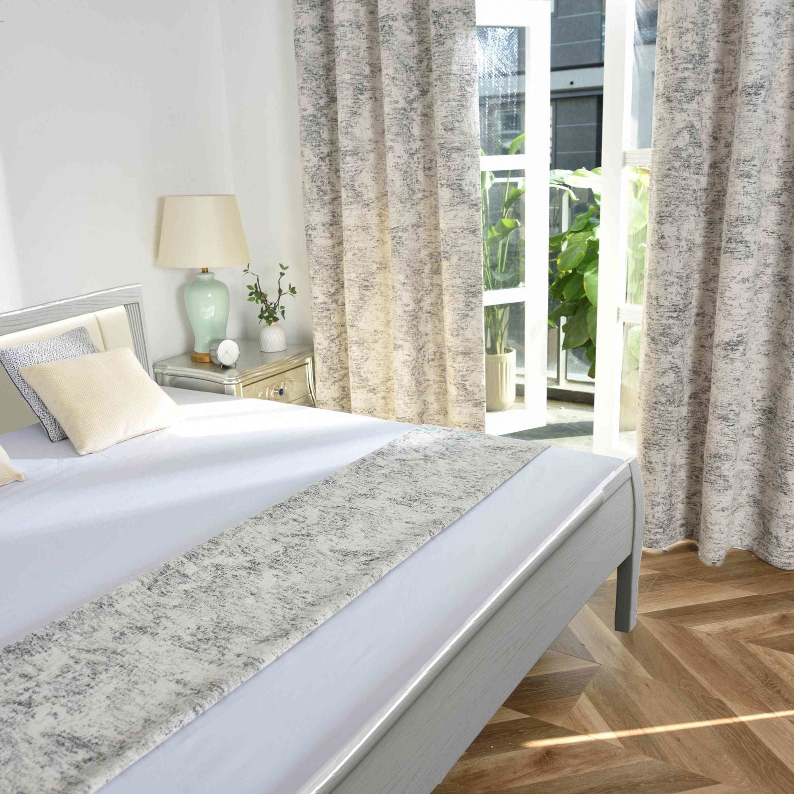 Jacquard Bettüberwurf LxB 245x140 cm Creme Schwarz »VENEDIG« Wendbar Beidseitiges Design in Hell und Dunkel Pflegeleicht und Langlebig 2023310B Bettüberwurf Jacquard_Bettuberwurf_LxB_245x140_cm_Creme_Schwarz_VENEDIG_Wendbar_Beidseitiges_Design_in_Hell_und_Dunkel_Pflegeleicht_und_Langlebig_2023310B_-_Gardinenbox.de_-_-3685203 | Gardinenbox.de