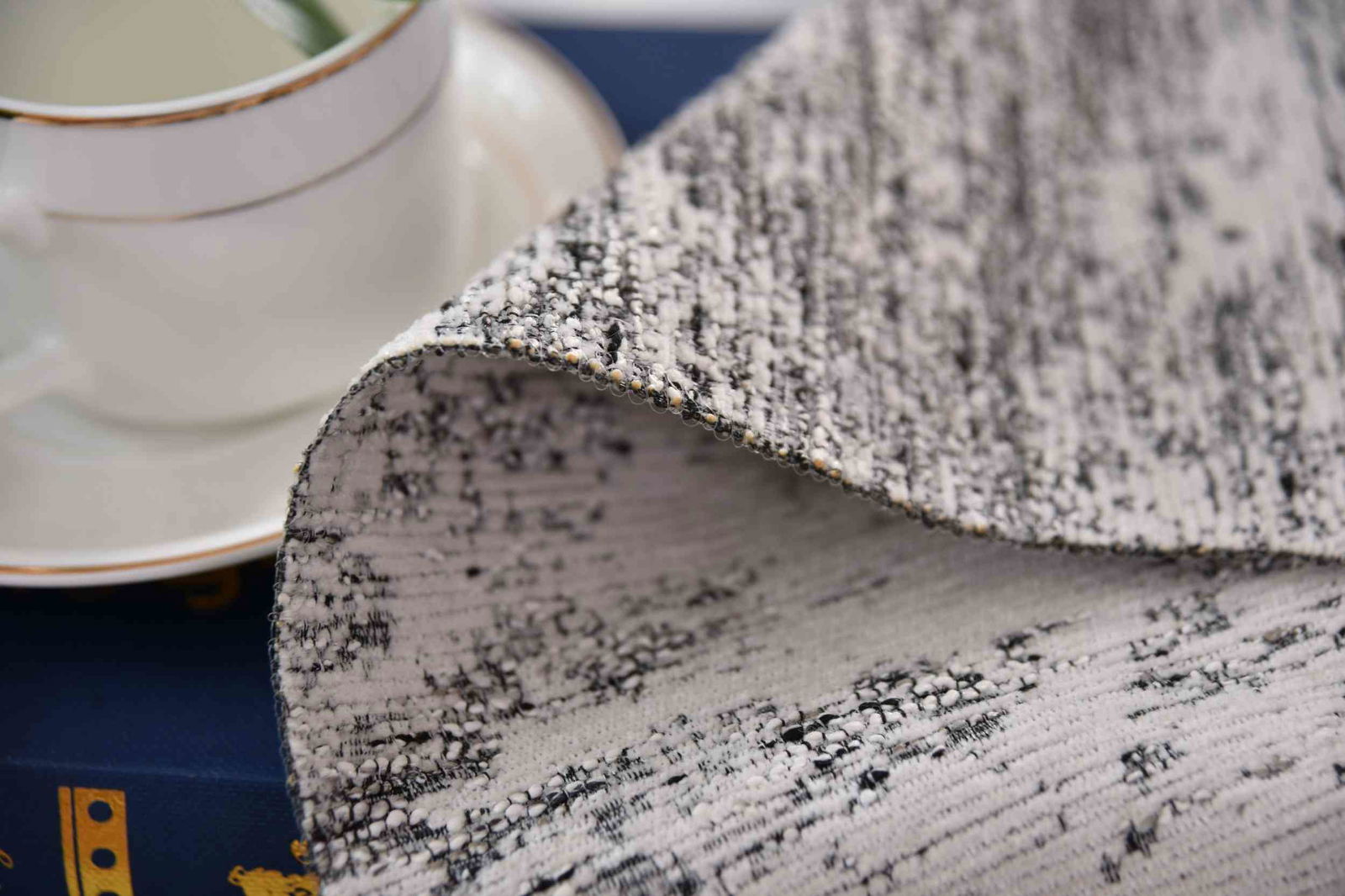 Jacquard Bettüberwurf LxB 245x140 cm Creme Schwarz »VENEDIG« Wendbar Beidseitiges Design in Hell und Dunkel Pflegeleicht und Langlebig 2023310B Bettüberwurf Jacquard_Bettuberwurf_LxB_245x140_cm_Creme_Schwarz_VENEDIG_Wendbar_Beidseitiges_Design_in_Hell_und_Dunkel_Pflegeleicht_und_Langlebig_2023310B_-_Gardinenbox.de_-_-3685232 | Gardinenbox.de