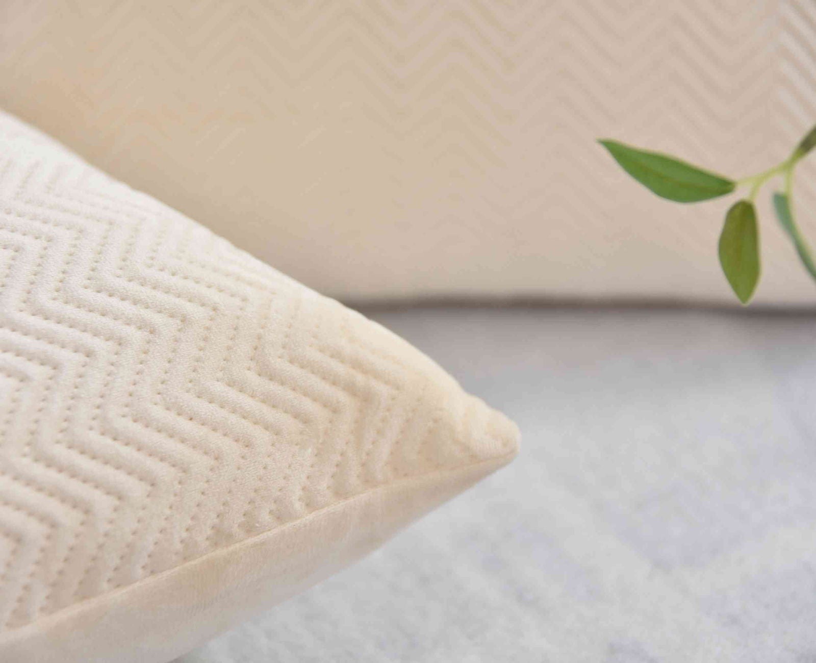 Kissen Dekokissen Jacquard »GRETA« mit Fischgrät-Design pflegeleicht Reißverschluss weiche 320g Füllung - Vielfältige Farbauswahl 2023510 Kissen mit Füllung Kissen_Dekokissen_Jacquard_GRETA_mit_Fischgrat-Design_pflegeleicht_Reissverschluss_weiche_320g_Fullung_-_Vielfaltige_Farbauswahl_2023510_-_Gardinenbox.de_-_-3685751 | Gardinenbox.de