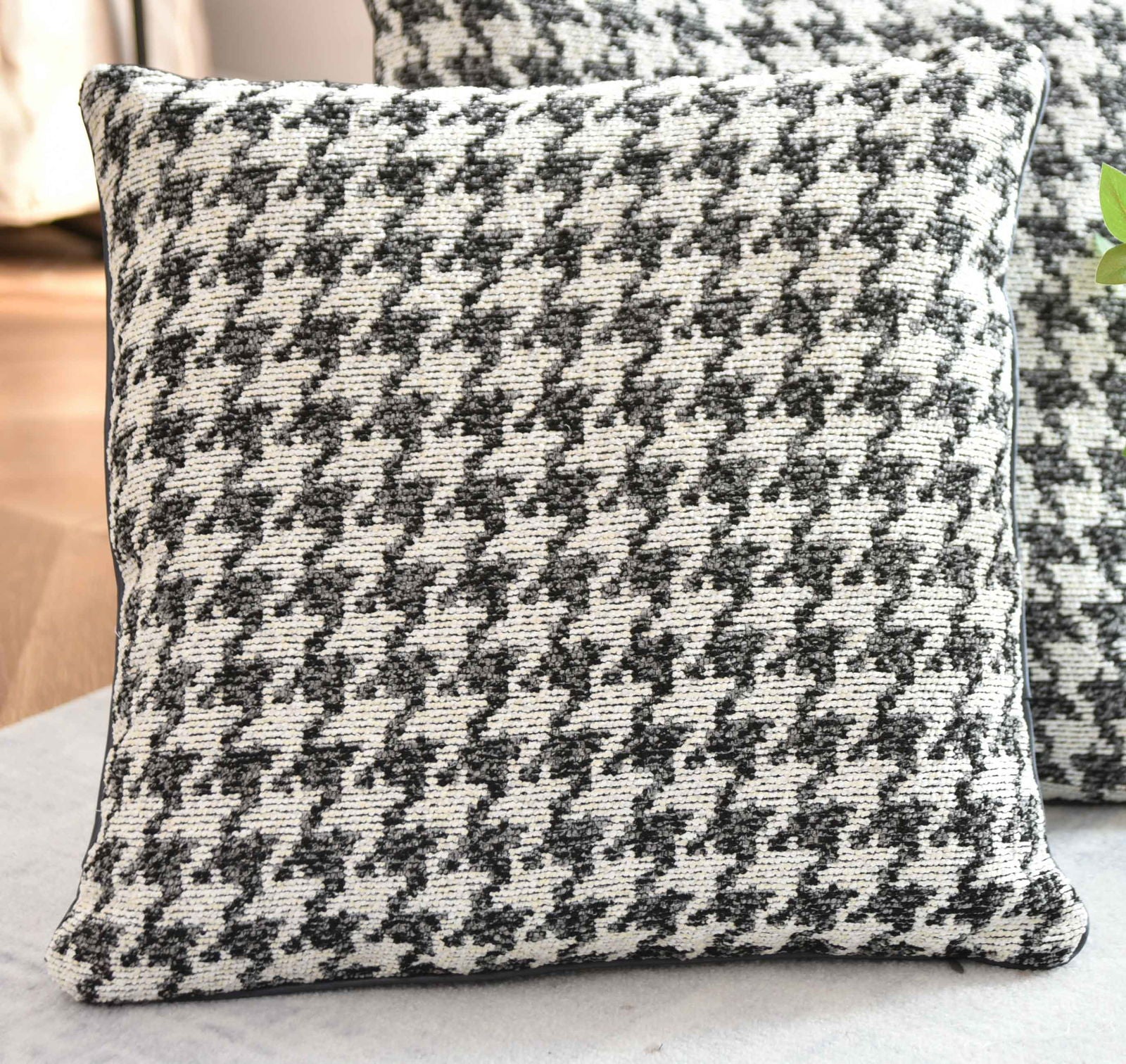 Kissen LxB 40x40 cm Creme Schwarz »PARIS« mit Füllung Ausgefallenes Hahnentritt-Muster schwarzes Paspelband 2023320K Kissen mit Füllung Kissen_LxB_40x40_cm_Creme_Schwarz_PARIS_mit_Fullung_Ausgefallenes_Hahnentritt-Muster_schwarzes_Paspelband_2023320K_-_Gardinenbox.de_-_-3685914 | Gardinenbox.de