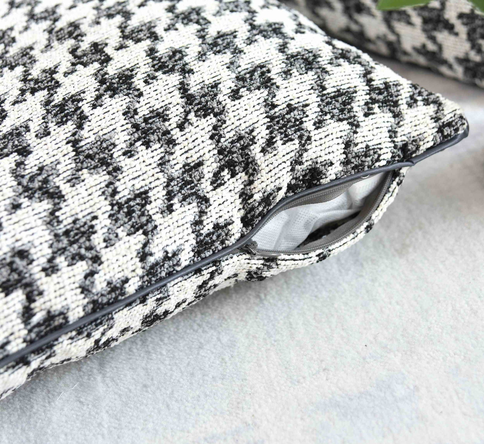 Kissen LxB 40x40 cm Creme Schwarz »PARIS« mit Füllung Ausgefallenes Hahnentritt-Muster schwarzes Paspelband 2023320K Kissen mit Füllung Kissen_LxB_40x40_cm_Creme_Schwarz_PARIS_mit_Fullung_Ausgefallenes_Hahnentritt-Muster_schwarzes_Paspelband_2023320K_-_Gardinenbox.de_-_-3685938 | Gardinenbox.de