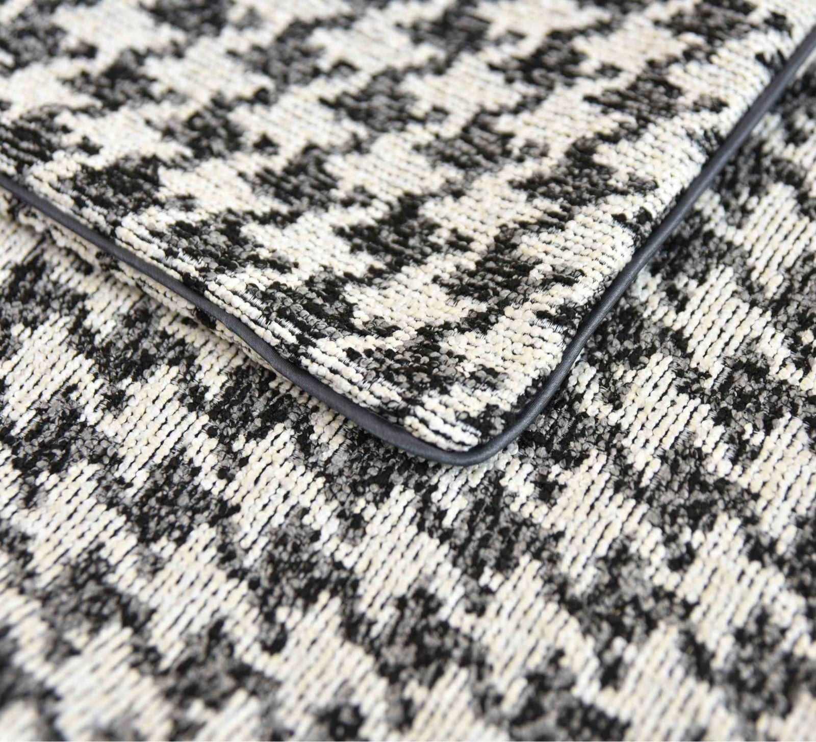 Kissen LxB 40x40 cm Creme Schwarz »PARIS« mit Füllung Ausgefallenes Hahnentritt-Muster schwarzes Paspelband 2023320K Kissen mit Füllung Kissen_LxB_40x40_cm_Creme_Schwarz_PARIS_mit_Fullung_Ausgefallenes_Hahnentritt-Muster_schwarzes_Paspelband_2023320K_-_Gardinenbox.de_-_-3685956 | Gardinenbox.de