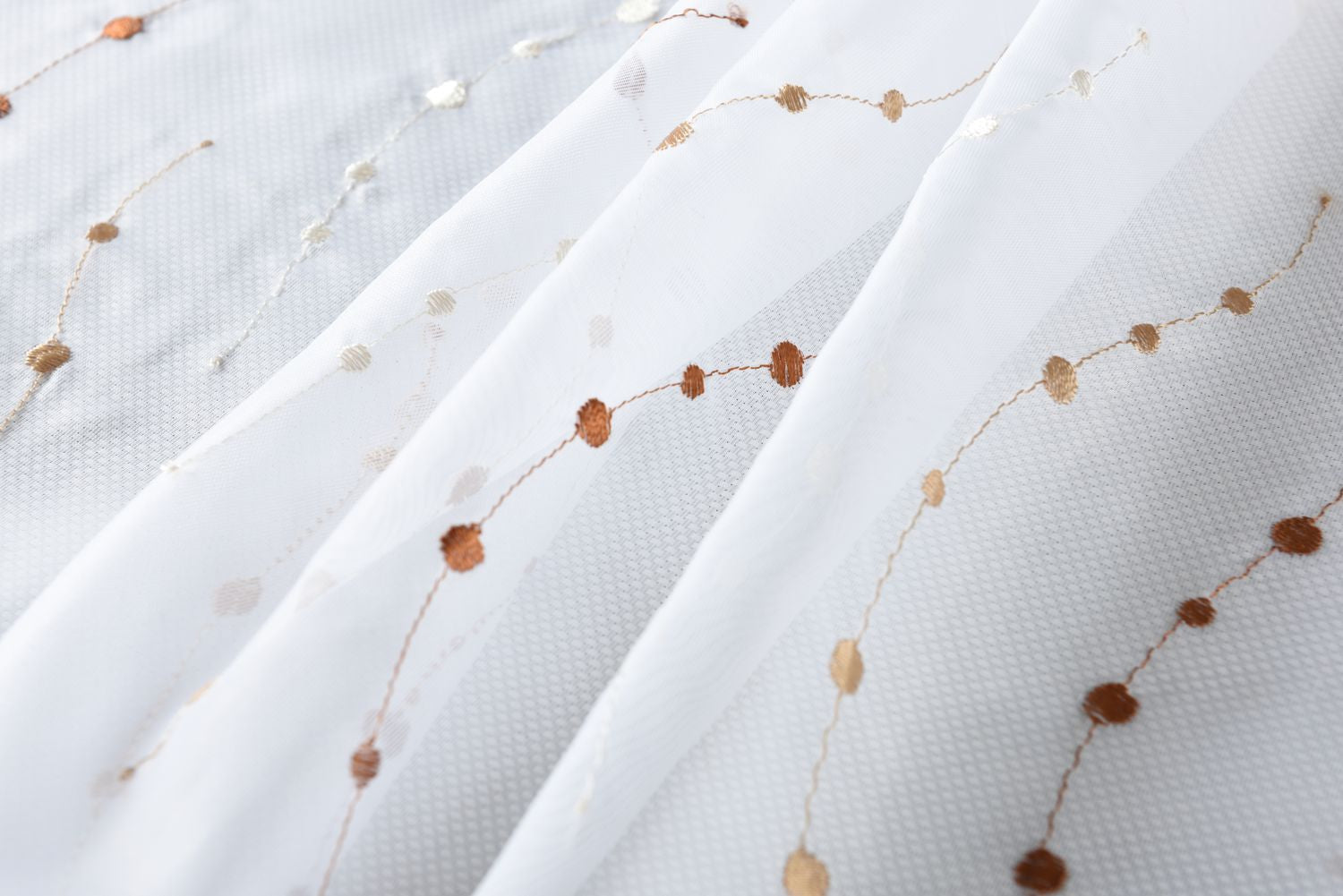 PUNKT Scheibengardine Durchzuglöcher für Gardinenstangen Scheibe Gardine Küche 112242 Scheibengardine PUNKT_Scheibengardine_Durchzuglocher_fur_Gardinenstangen_Scheibe_Gardine_Kuche_112242_-_Gardinenbox.de_-_-3687620 | Gardinenbox.de