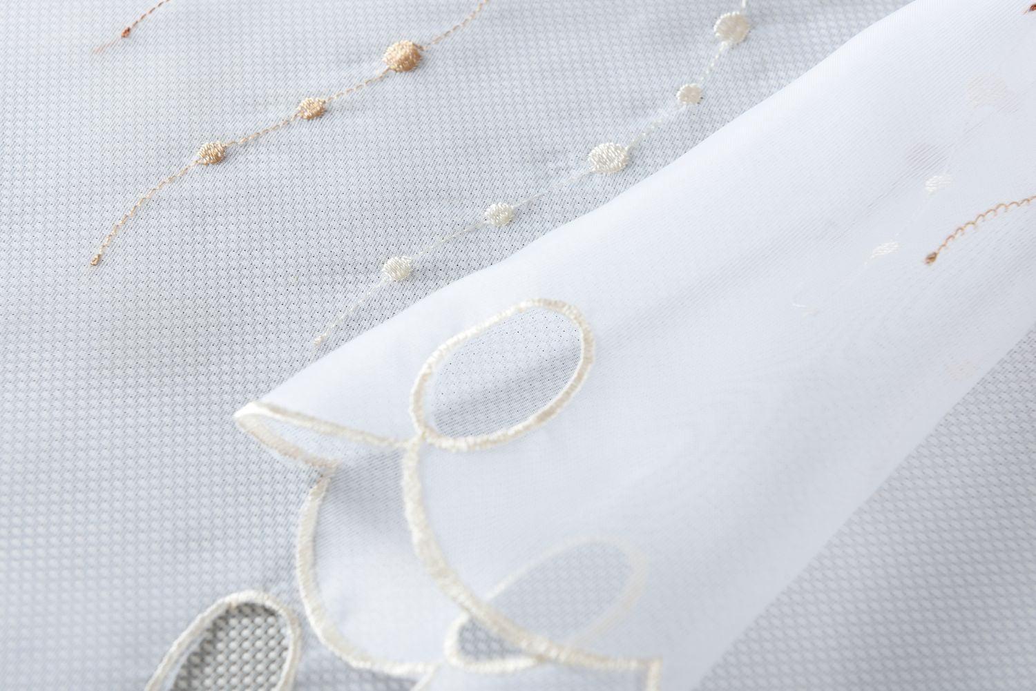 PUNKT Scheibengardine Durchzuglöcher für Gardinenstangen Scheibe Gardine Küche 112242 Scheibengardine PUNKT_Scheibengardine_Durchzuglocher_fur_Gardinenstangen_Scheibe_Gardine_Kuche_112242_-_Gardinenbox.de_-_-3687626 | Gardinenbox.de