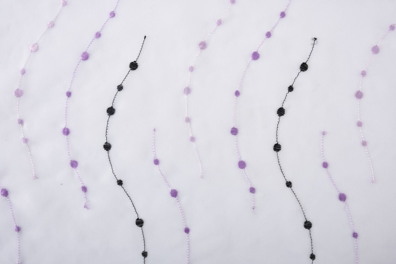 PUNKT Stickerei Gardinen Set 4 Tlg. Raffhalter Tunneldurchzug Gardinenband für Gardinenschienen 112232 Scheibengardine PUNKT_Stickerei_Gardinen_Set_4_Tlg._Raffhalter_Tunneldurchzug_Gardinenband_fur_Gardinenschienen_112232_-_Gardinenbox.de_-_-3687675 | Gardinenbox.de