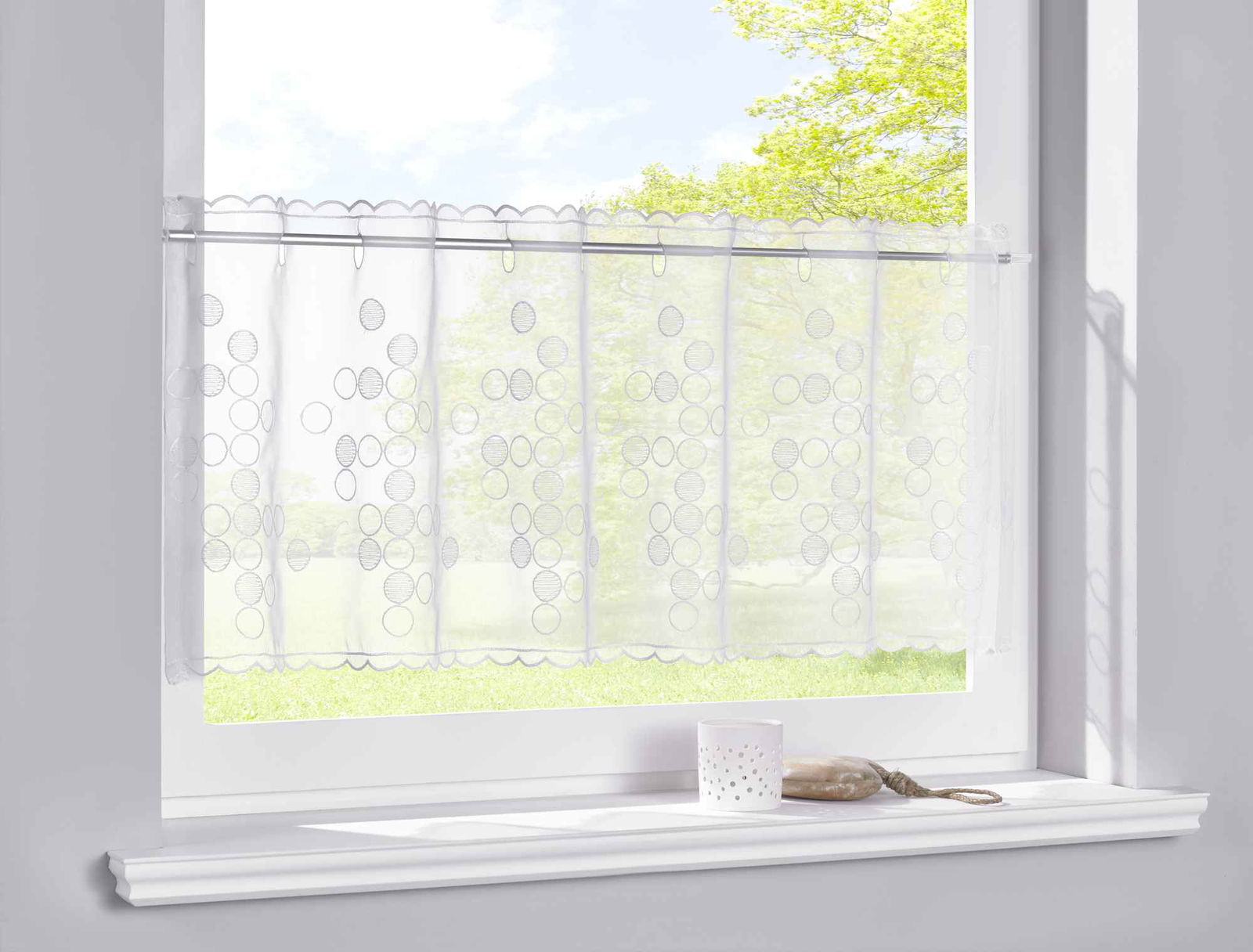 Scheibengardine Stickerei Transparent Stangenduchzug Schlaufen Bitrogardine Küchenfenster Sichtschutz 10000328 Tropfen Scheibengardine Scheibengardine_Stickerei_Transparent_Stangenduchzug_Schlaufen_Bitrogardine_Kuchenfenster_Sichtschutz_10000328_-_Gardinenbox.de_-_-3689063 | Gardinenbox.de