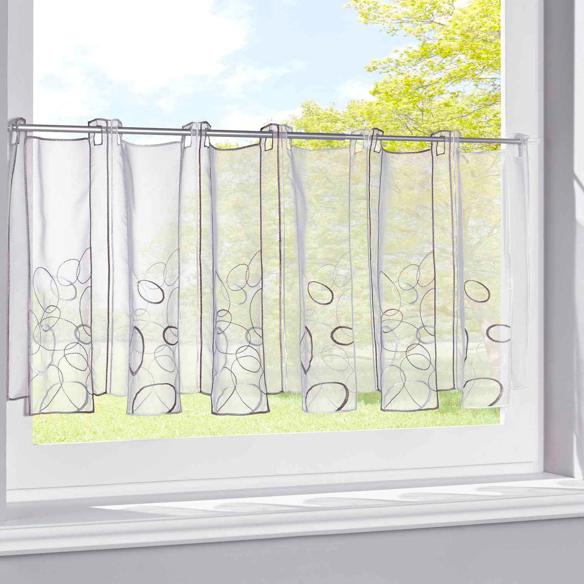 Scheibengardine Stickerei Transparent Stangenduchzug Schlaufen Bitrogardine Küchenfenster Sichtschutz 10000328 ADA Taupe Scheibengardine Scheibengardine_Stickerei_Transparent_Stangenduchzug_Schlaufen_Bitrogardine_Kuchenfenster_Sichtschutz_10000328_-_Gardinenbox.de_-_-3689107 | Gardinenbox.de