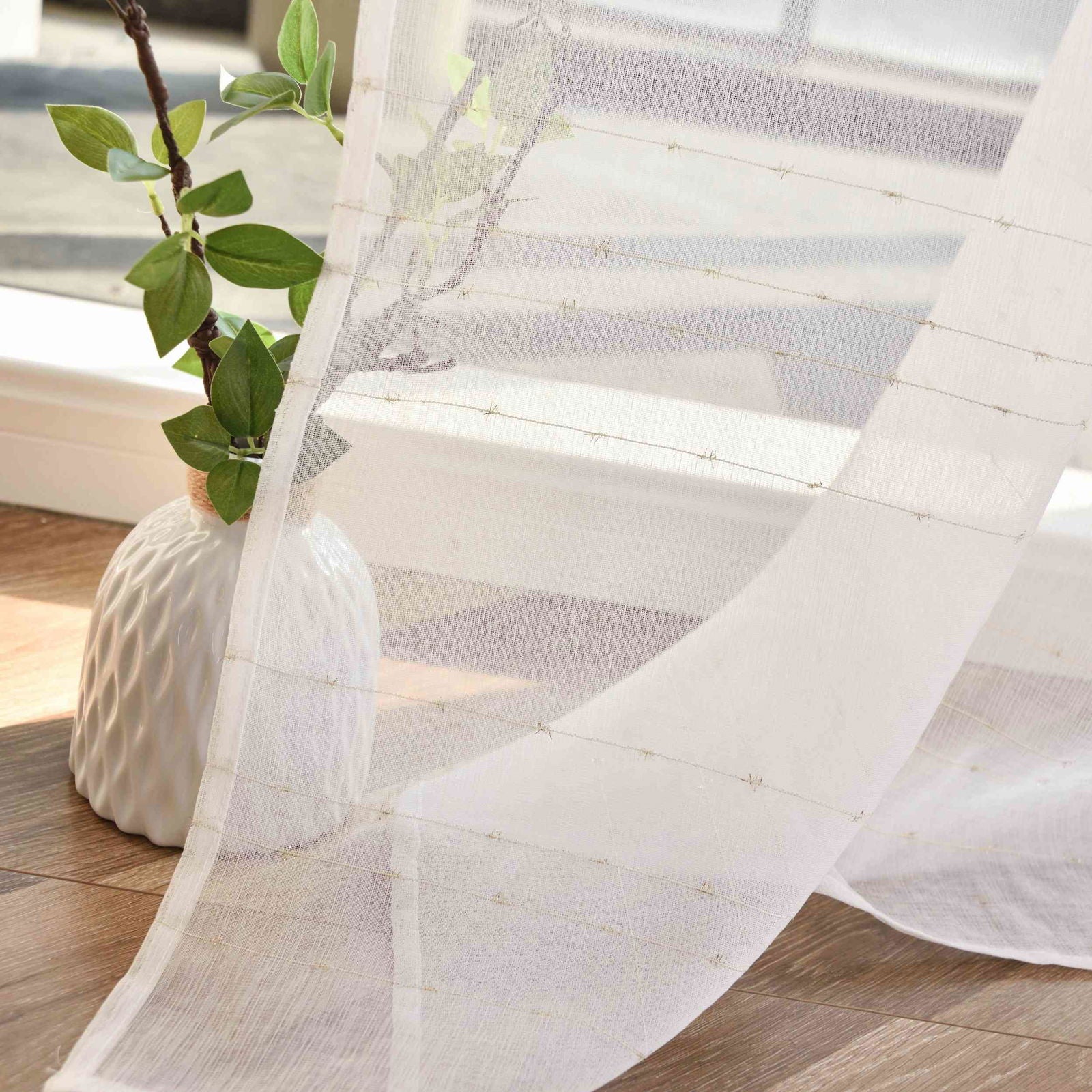 Transparente Gardine HxB 245x145 cm Weiß »DOHA« in Leinen-Optik mit Glänzendem Garn - Moderne Linien-Design, Pflegeleicht 2023490 Gardinenschal Transparente_Gardine_HxB_245x145_cm_Weiss_DOHA_in_Leinen-Optik_mit_Glanzendem_Garn_-_Moderne_Linien-Design_Pflegeleicht_2023490_-_Gardinenbox.de_-_-3692625 | Gardinenbox.de