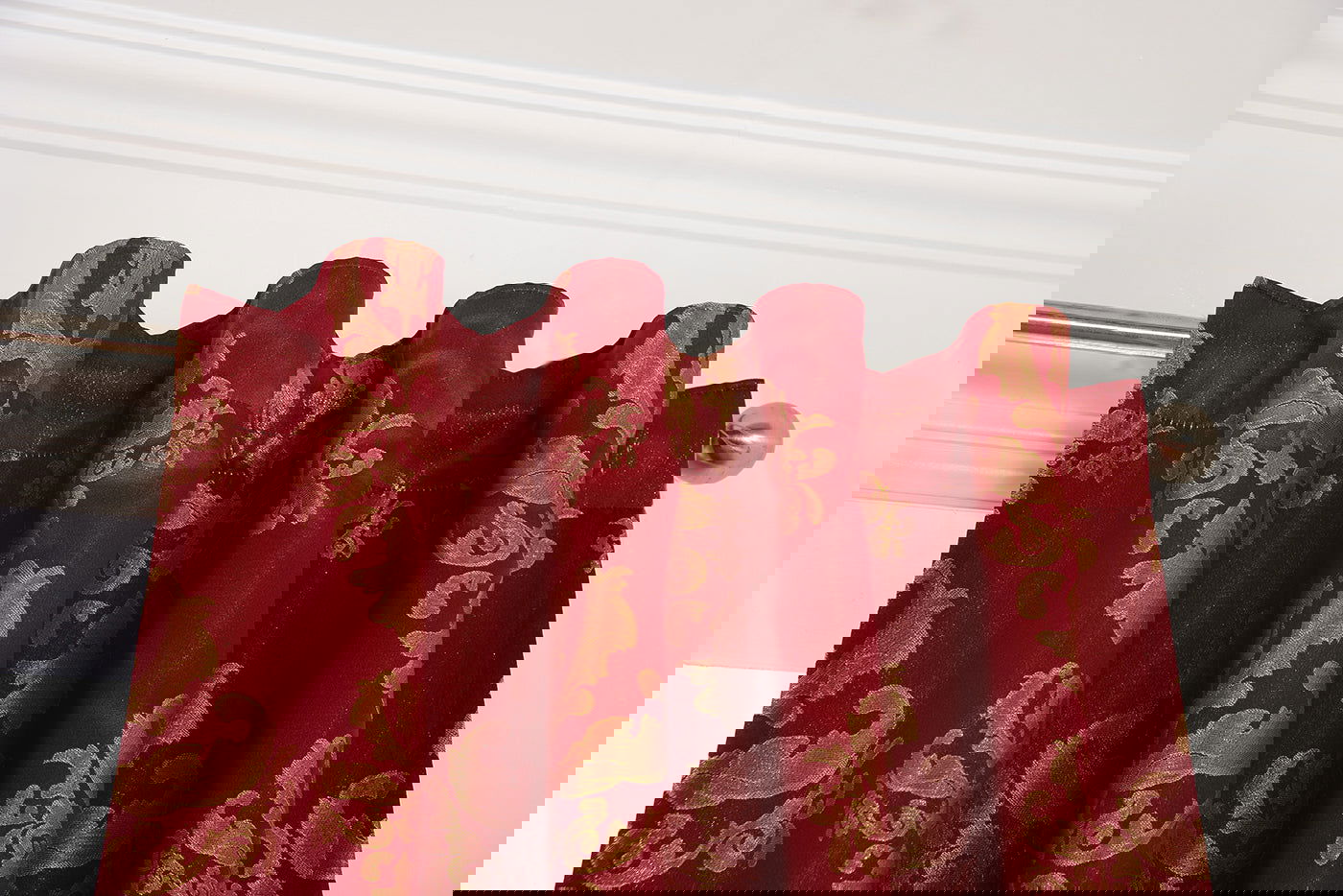 Vorhang Jacquard Deko Gardine verdeckte Schlaufen Barock Lurex Garn glänzend lichtdruchlässig (Höhe x Breite cm) 20455 Vorhang Vorhang_Jacquard_Deko_Gardine_verdeckte_Schlaufen_Barock_Lurex_Garn_glanzend_lichtdruchlassig_Hohe_x_Breite_cm_20455_-_Gardinenbox.de_-_-3694322 | Gardinenbox.de