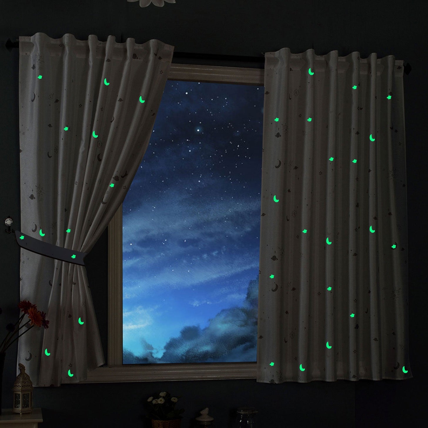 Vorhang Schal blickdicht Motiv Sterne Monde fluoreszierend leuchtend Kinder Kids Schlaufenband Universalband (Höhe x Breite cm) 20495 Weiß 2 Stück 175x145 Vorhang Vorhang_Schal_blickdicht_Motiv_Sterne_Monde_fluoreszierend_leuchtend_Kinder_Kids_Schlaufenband_Universalband_Hohe_x_Breite_cm_20495_-_Gardinenbox.de_-_-3694846 | Gardinenbox.de