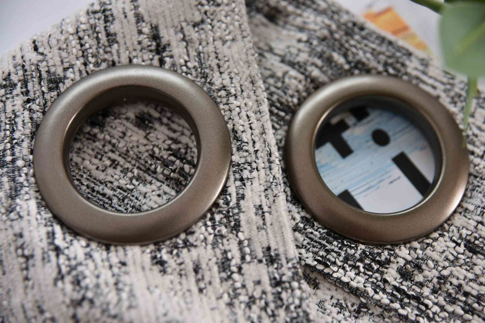 Vorhang Wendevorhang HxB 245x140 cm Creme Schwarz Jacquard-Muster »VENEDIG« Beidseitig Nutzbar Hell/Dunkel Kunststoffösen Flexibles Raumdesign 2023310 Vorhang Vorhang_Wendevorhang_HxB_245x140_cm_Creme_Schwarz_Jacquard-Muster_VENEDIG_Beidseitig_Nutzbar_Hell-Dunkel_Kunststoffosen_Flexibles_Raumdesign_2023310_-_Gardinenbox.de_-_-3695447 | Gardinenbox.de