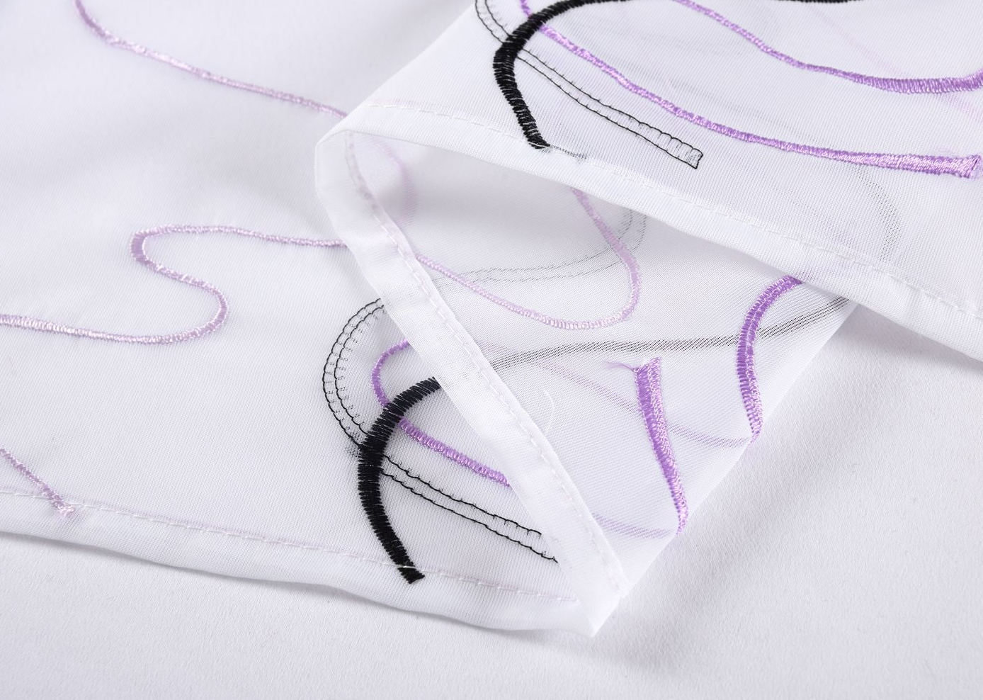 WELLE Stickerei Gardinen Set 4 Tlg. Raffhalter Tunneldurchzug Gardinenband für Gardinenschienen 112231 Gardinen Set WELLE_Stickerei_Gardinen_Set_4_Tlg._Raffhalter_Tunneldurchzug_Gardinenband_fur_Gardinenschienen_112231_-_Gardinenbox.de_-_-3695824 | Gardinenbox.de