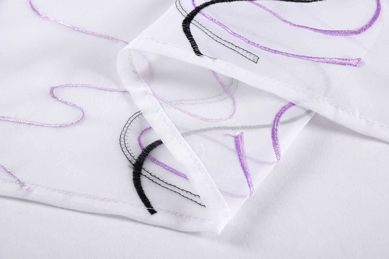 WELLE Stickerei Gardinen Set 4 Tlg. Raffhalter Tunneldurchzug Gardinenband für Gardinenschienen 112231 Gardinen Set WELLE_Stickerei_Gardinen_Set_4_Tlg._Raffhalter_Tunneldurchzug_Gardinenband_fur_Gardinenschienen_112231_-_Gardinenbox.de_-_-3695919 | Gardinenbox.de